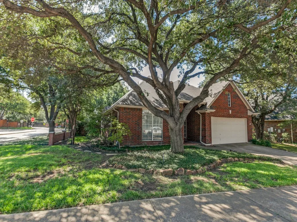 Single Family Residence For Rent in Dallas County , 3896 Weller Run Court, Addison, Texas 75001, 3 Bedroom, 2 Bathroom, 2 Garage spaces, 1,903 Sqft, built in 1992, mls#21385288, Real Estate Agent in Addison, Homes For Rent in Dallas county, Homes For Rent in Addison, Realtor in Addison Texas, Real Estate Brokerage Independent Realty Texas, Luminita Cordes Realtor