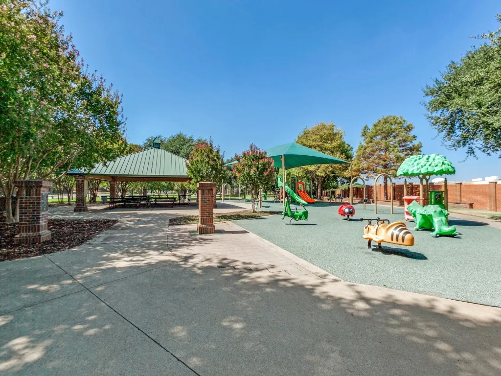 Park near Addison Athletic Club
