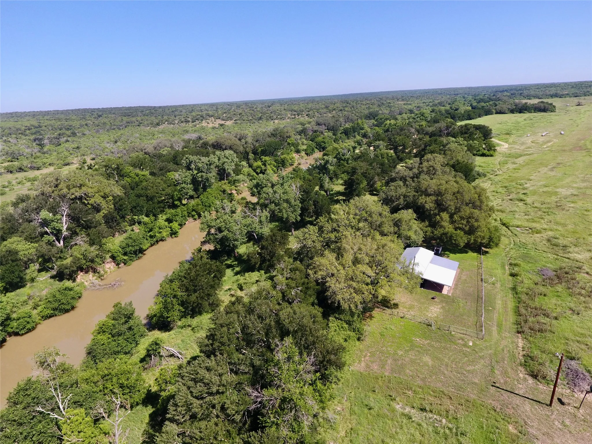 Single Family Residence For Sale in Mills County , 588 County Road 430, Goldthwaite, Texas 76844, 1 Bedroom, 1 Bathroom, Garage spaces, 720 Sqft, built in 1980, mls#21385291, Real Estate Agent in Goldthwaite, Homes For Sale in Mills county, Homes For Sale in Goldthwaite, Realtor in Goldthwaite Texas, Real Estate Brokerage Independent Realty Texas, Luminita Cordes Realtor