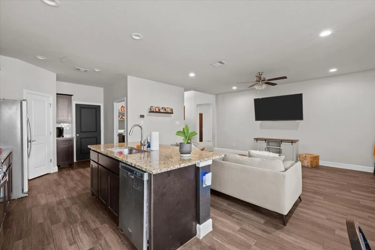 Single Family Residence For Sale in Parker County , 2424 O Conner Ranch Drive, Weatherford, Texas 76087, 4 Bedroom, 2 Bathroom, 2 Garage spaces, 1,797 Sqft, built in 2021, mls#21374357, Real Estate Agent in Weatherford, Homes For Sale in Parker county, Homes For Sale in Weatherford, Realtor in Weatherford Texas, Real Estate Brokerage Independent Realty Texas, Luminita Cordes Realtor