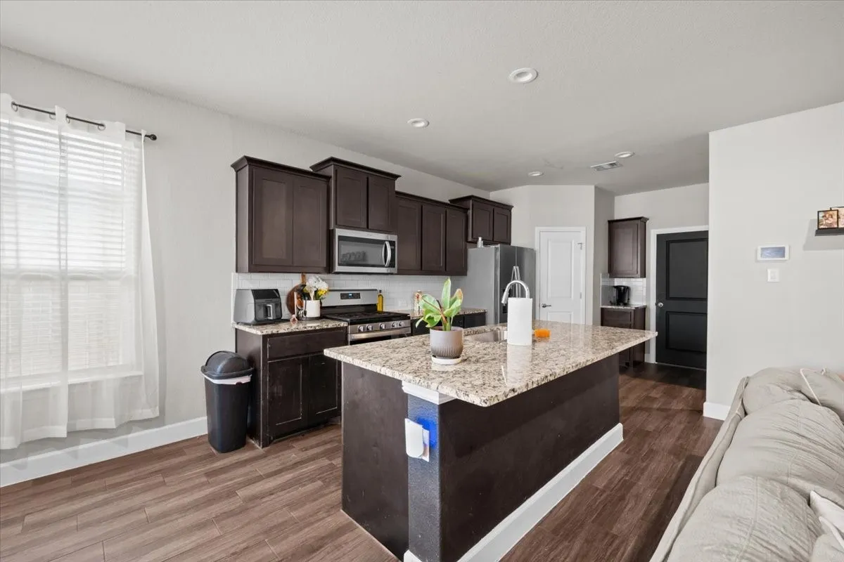 Single Family Residence For Sale in Parker County , 2424 O Conner Ranch Drive, Weatherford, Texas 76087, 4 Bedroom, 2 Bathroom, 2 Garage spaces, 1,797 Sqft, built in 2021, mls#21374357, Real Estate Agent in Weatherford, Homes For Sale in Parker county, Homes For Sale in Weatherford, Realtor in Weatherford Texas, Real Estate Brokerage Independent Realty Texas, Luminita Cordes Realtor