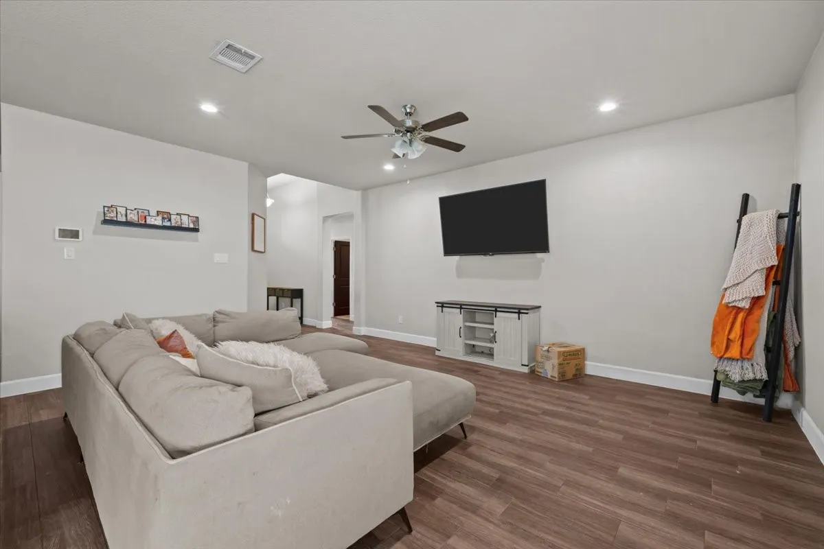 Single Family Residence For Sale in Parker County , 2424 O Conner Ranch Drive, Weatherford, Texas 76087, 4 Bedroom, 2 Bathroom, 2 Garage spaces, 1,797 Sqft, built in 2021, mls#21374357, Real Estate Agent in Weatherford, Homes For Sale in Parker county, Homes For Sale in Weatherford, Realtor in Weatherford Texas, Real Estate Brokerage Independent Realty Texas, Luminita Cordes Realtor
