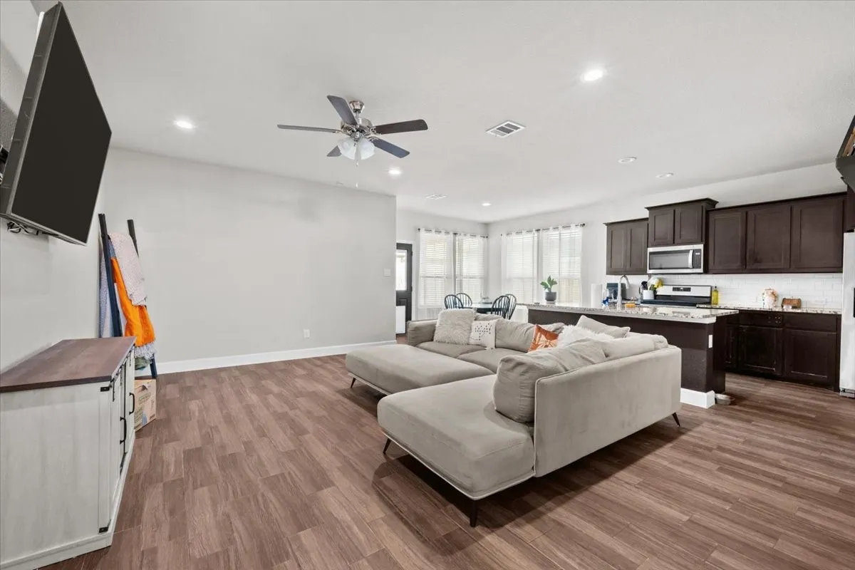 Single Family Residence For Sale in Parker County , 2424 O Conner Ranch Drive, Weatherford, Texas 76087, 4 Bedroom, 2 Bathroom, 2 Garage spaces, 1,797 Sqft, built in 2021, mls#21374357, Real Estate Agent in Weatherford, Homes For Sale in Parker county, Homes For Sale in Weatherford, Realtor in Weatherford Texas, Real Estate Brokerage Independent Realty Texas, Luminita Cordes Realtor