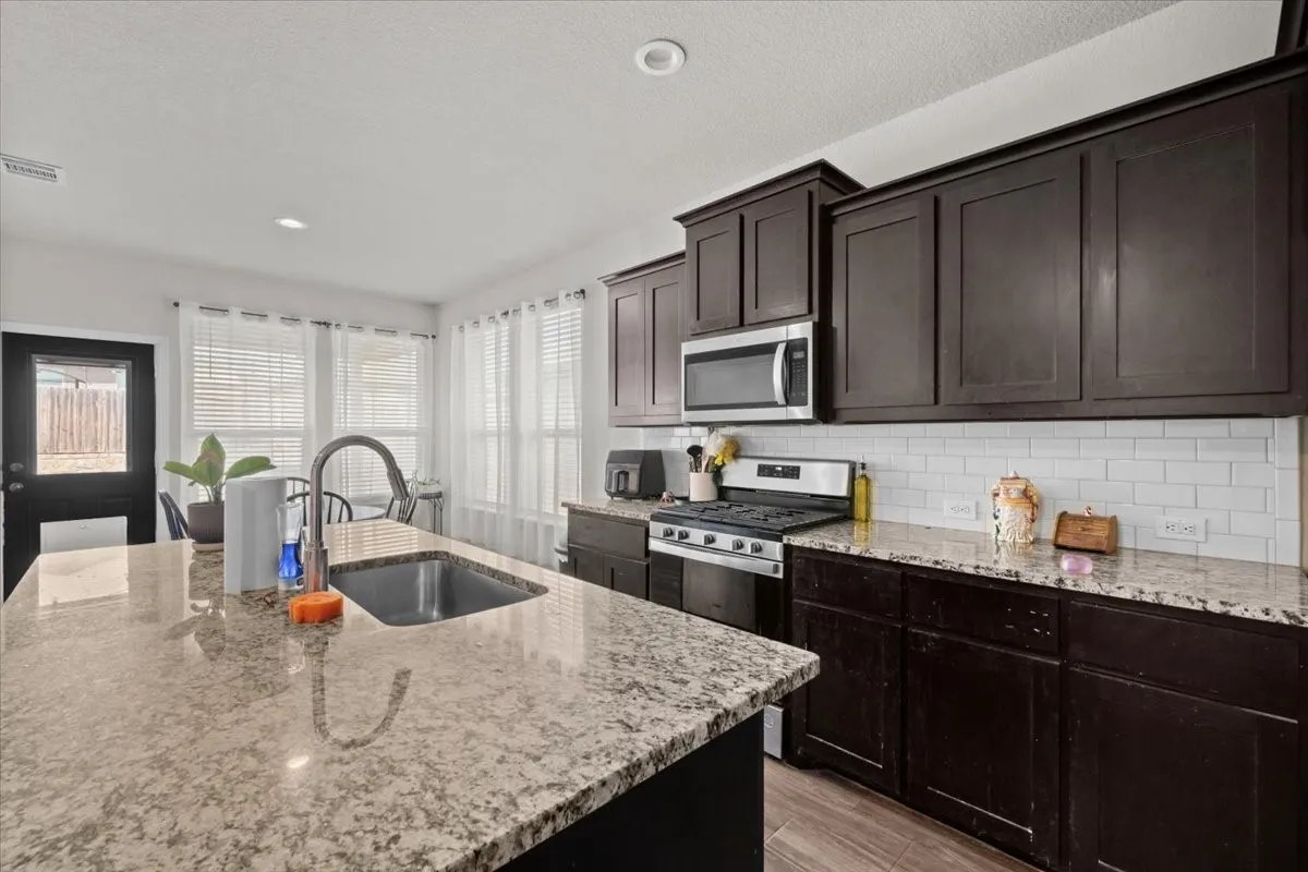 Single Family Residence For Sale in Parker County , 2424 O Conner Ranch Drive, Weatherford, Texas 76087, 4 Bedroom, 2 Bathroom, 2 Garage spaces, 1,797 Sqft, built in 2021, mls#21374357, Real Estate Agent in Weatherford, Homes For Sale in Parker county, Homes For Sale in Weatherford, Realtor in Weatherford Texas, Real Estate Brokerage Independent Realty Texas, Luminita Cordes Realtor