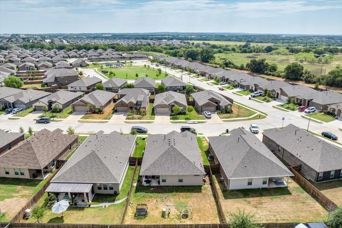 Single Family Residence For Sale in Parker County , 2424 O Conner Ranch Drive, Weatherford, Texas 76087, 4 Bedroom, 2 Bathroom, 2 Garage spaces, 1,797 Sqft, built in 2021, mls#21374357, Real Estate Agent in Weatherford, Homes For Sale in Parker county, Homes For Sale in Weatherford, Realtor in Weatherford Texas, Real Estate Brokerage Independent Realty Texas, Luminita Cordes Realtor