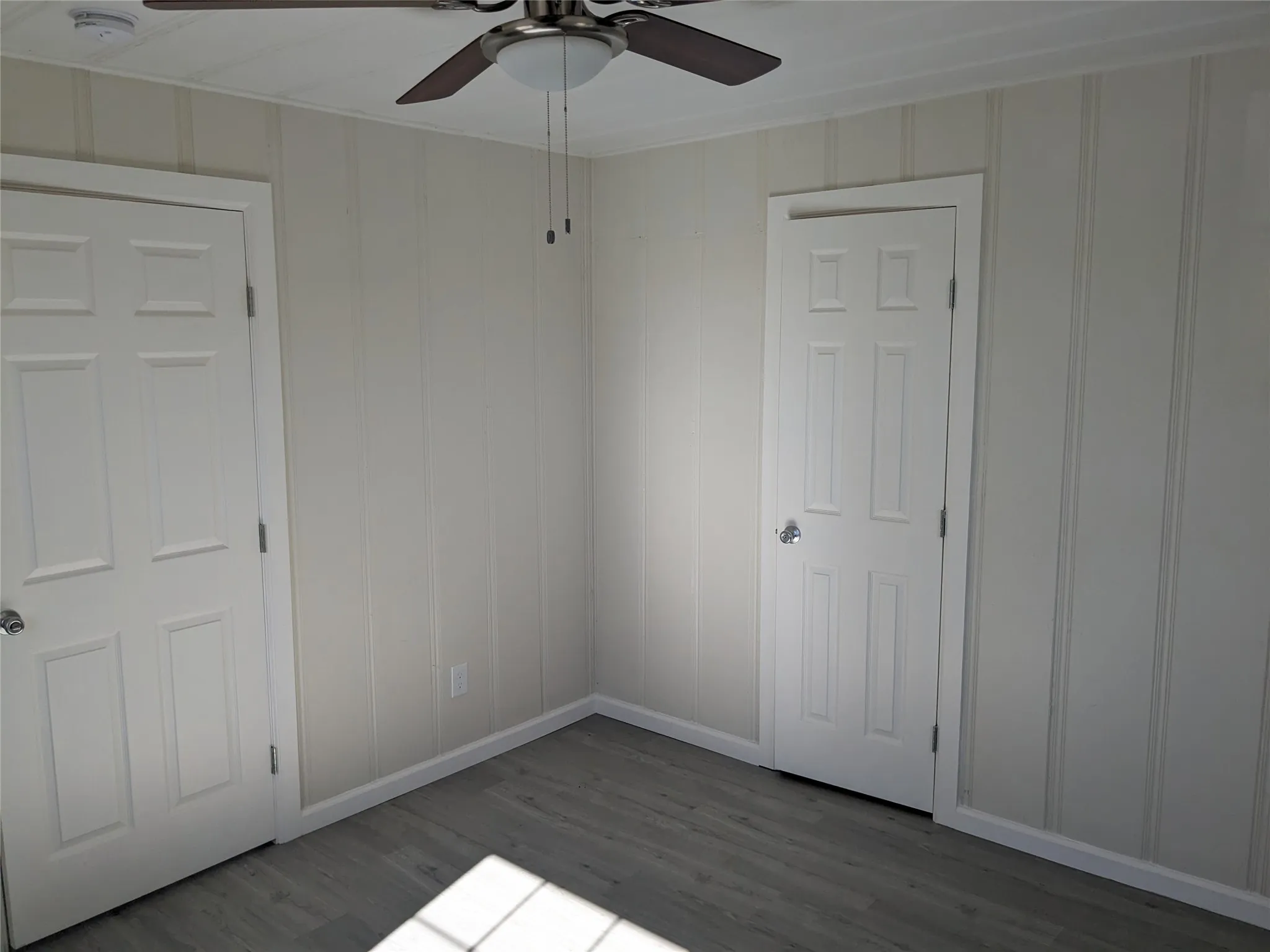 Single Family Residence For Sale in Tarrant County , 4916 Roadrunner Road, Fort Worth, Texas 76135, 1 Bedroom, 1 Bathroom, Garage spaces, 520 Sqft, built in 1955, mls#21385295, Real Estate Agent in Fort Worth, Homes For Sale in Tarrant county, Homes For Sale in Fort Worth, Realtor in Fort Worth Texas, Real Estate Brokerage Independent Realty Texas, Luminita Cordes Realtor