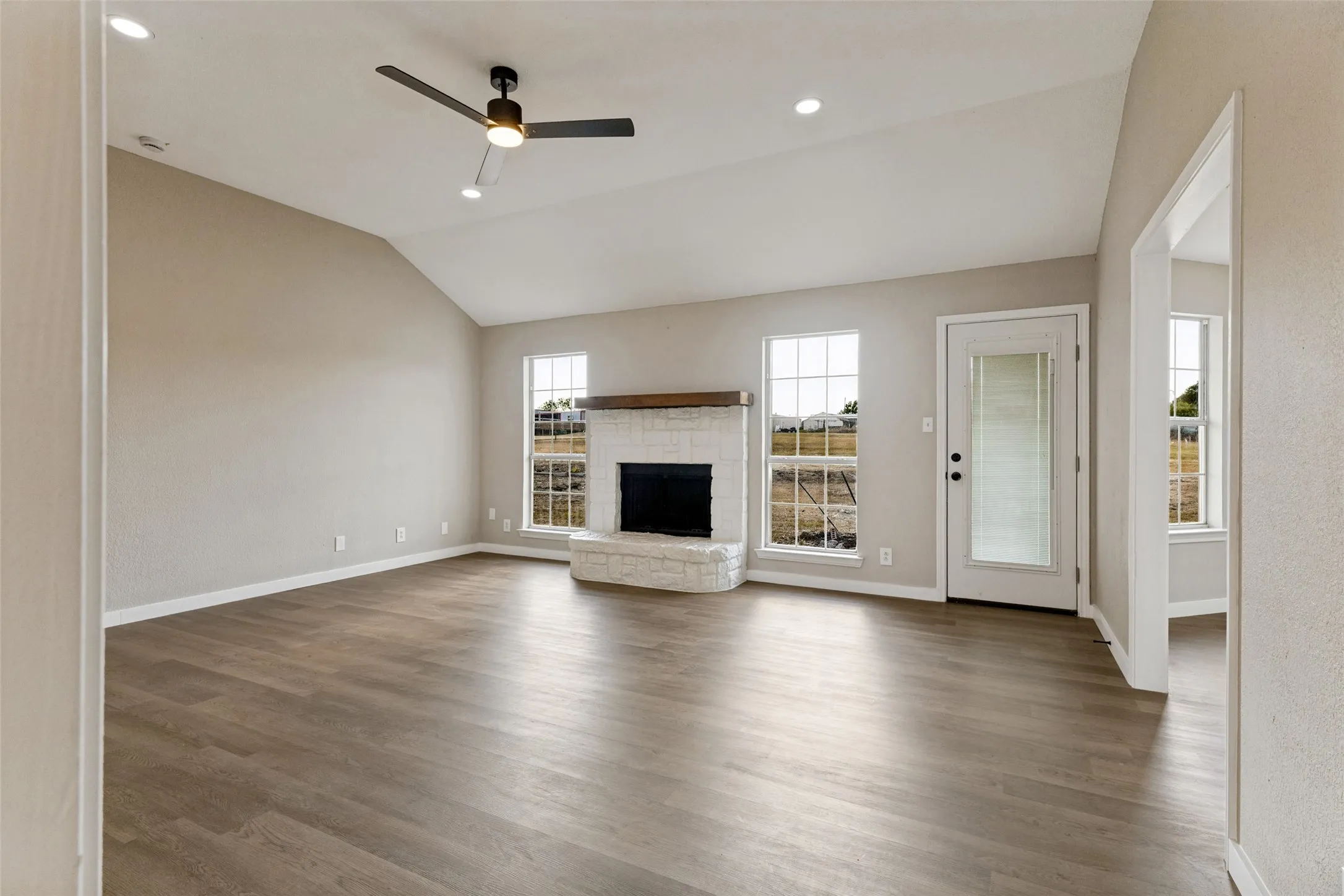 Single Family Residence For Sale in Tarrant County , 12169 Liberty School Road, Azle, Texas 76020, 3 Bedroom, 2 Bathroom, 2 Garage spaces, 1,617 Sqft, built in 1999, mls#21385301, Real Estate Agent in Azle, Homes For Sale in Tarrant county, Homes For Sale in Azle, Realtor in Azle Texas, Real Estate Brokerage Independent Realty Texas, Luminita Cordes Realtor