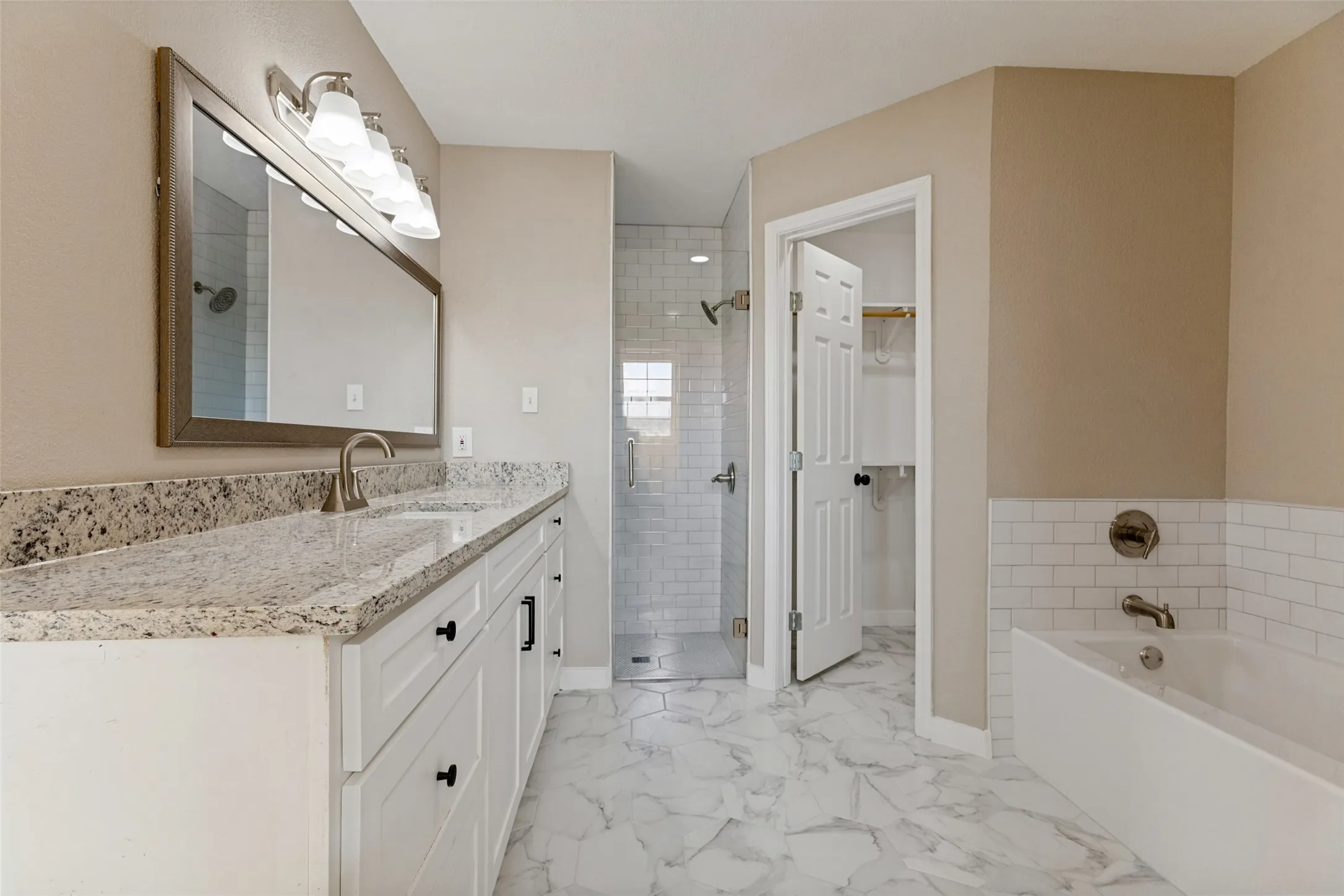 Single Family Residence For Sale in Tarrant County , 12169 Liberty School Road, Azle, Texas 76020, 3 Bedroom, 2 Bathroom, 2 Garage spaces, 1,617 Sqft, built in 1999, mls#21385301, Real Estate Agent in Azle, Homes For Sale in Tarrant county, Homes For Sale in Azle, Realtor in Azle Texas, Real Estate Brokerage Independent Realty Texas, Luminita Cordes Realtor