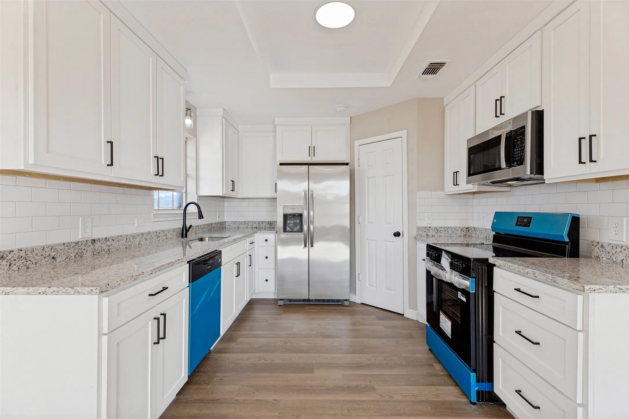 Single Family Residence For Sale in Tarrant County , 12169 Liberty School Road, Azle, Texas 76020, 3 Bedroom, 2 Bathroom, 2 Garage spaces, 1,617 Sqft, built in 1999, mls#21385301, Real Estate Agent in Azle, Homes For Sale in Tarrant county, Homes For Sale in Azle, Realtor in Azle Texas, Real Estate Brokerage Independent Realty Texas, Luminita Cordes Realtor