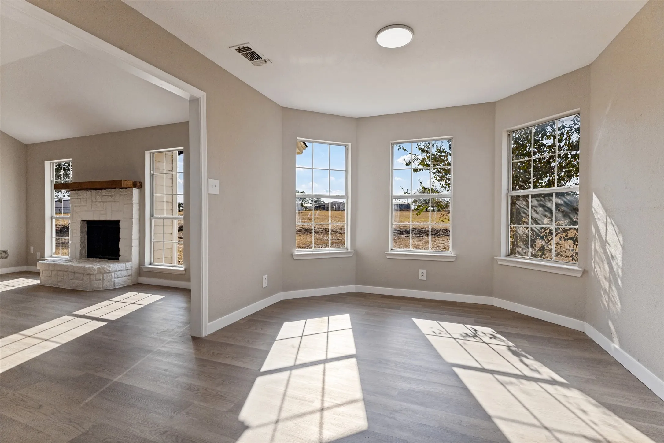 Single Family Residence For Sale in Tarrant County , 12169 Liberty School Road, Azle, Texas 76020, 3 Bedroom, 2 Bathroom, 2 Garage spaces, 1,617 Sqft, built in 1999, mls#21385301, Real Estate Agent in Azle, Homes For Sale in Tarrant county, Homes For Sale in Azle, Realtor in Azle Texas, Real Estate Brokerage Independent Realty Texas, Luminita Cordes Realtor