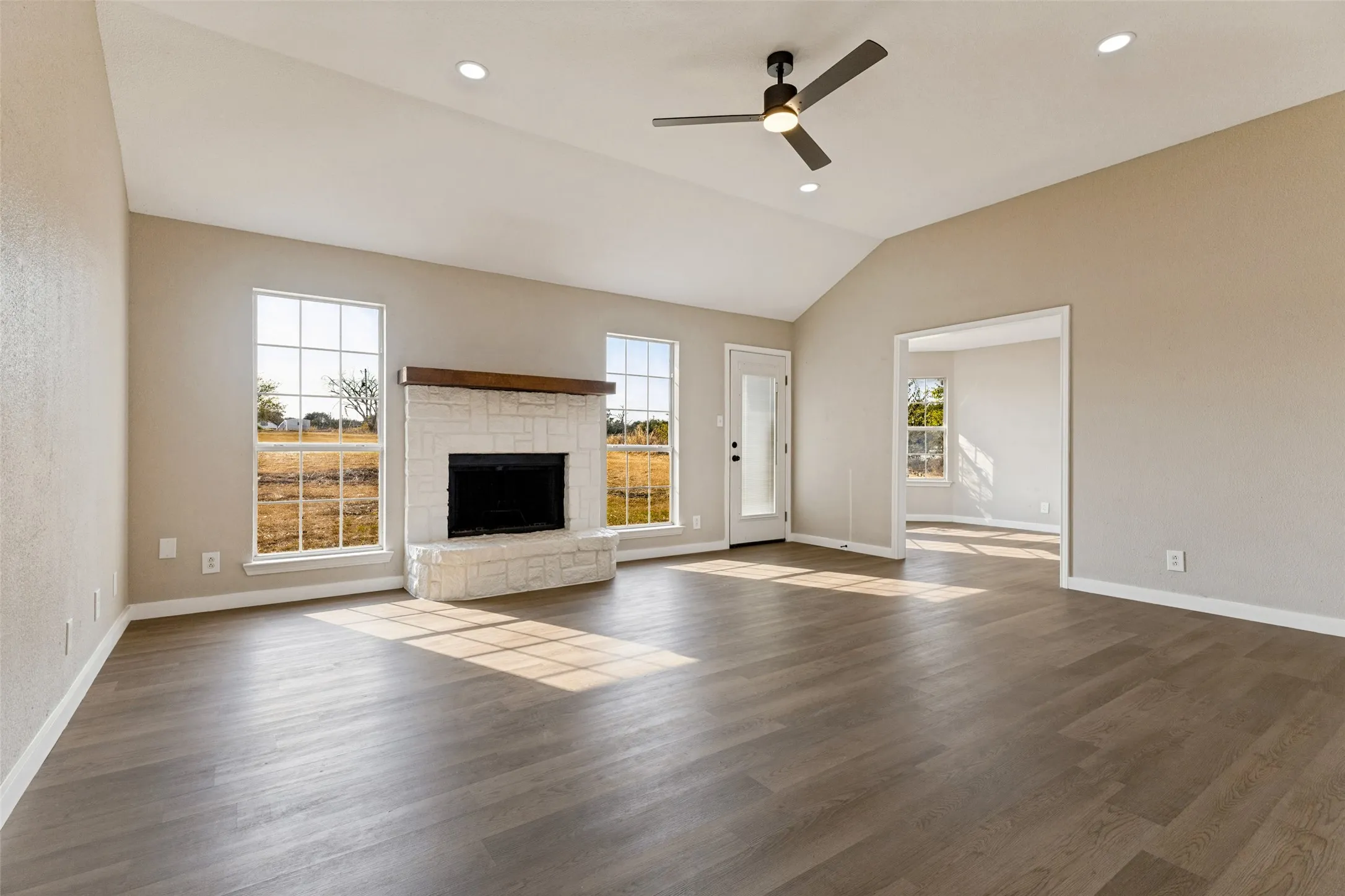 Single Family Residence For Sale in Tarrant County , 12169 Liberty School Road, Azle, Texas 76020, 3 Bedroom, 2 Bathroom, 2 Garage spaces, 1,617 Sqft, built in 1999, mls#21385301, Real Estate Agent in Azle, Homes For Sale in Tarrant county, Homes For Sale in Azle, Realtor in Azle Texas, Real Estate Brokerage Independent Realty Texas, Luminita Cordes Realtor