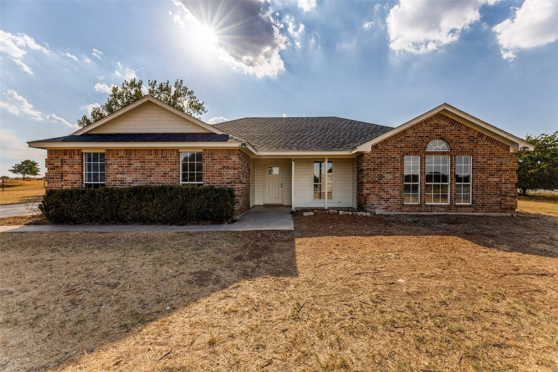 Single Family Residence For Sale in Tarrant County , 12169 Liberty School Road, Azle, Texas 76020, 3 Bedroom, 2 Bathroom, 2 Garage spaces, 1,617 Sqft, built in 1999, mls#21385301, Real Estate Agent in Azle, Homes For Sale in Tarrant county, Homes For Sale in Azle, Realtor in Azle Texas, Real Estate Brokerage Independent Realty Texas, Luminita Cordes Realtor