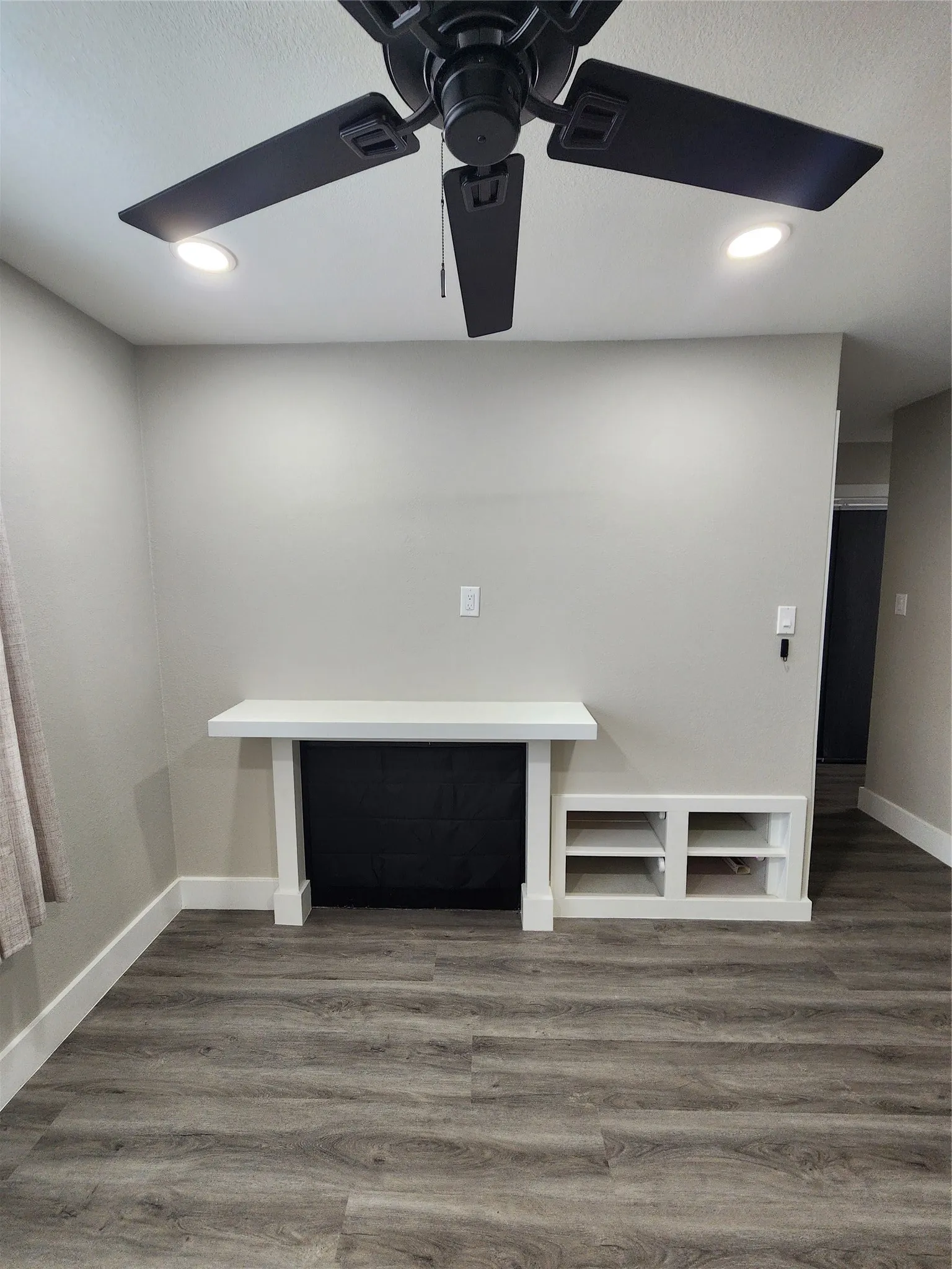 Condominium For Rent in Dallas County , 2200 E Trinity Mills Road 201, Carrollton, Texas 75006, 1 Bedroom, 1 Bathroom, Garage spaces, 638 Sqft, built in 1980, mls#21385298, Real Estate Agent in Carrollton, Homes For Rent in Dallas county, Homes For Rent in Carrollton, Realtor in Carrollton Texas, Real Estate Brokerage Independent Realty Texas, Luminita Cordes Realtor