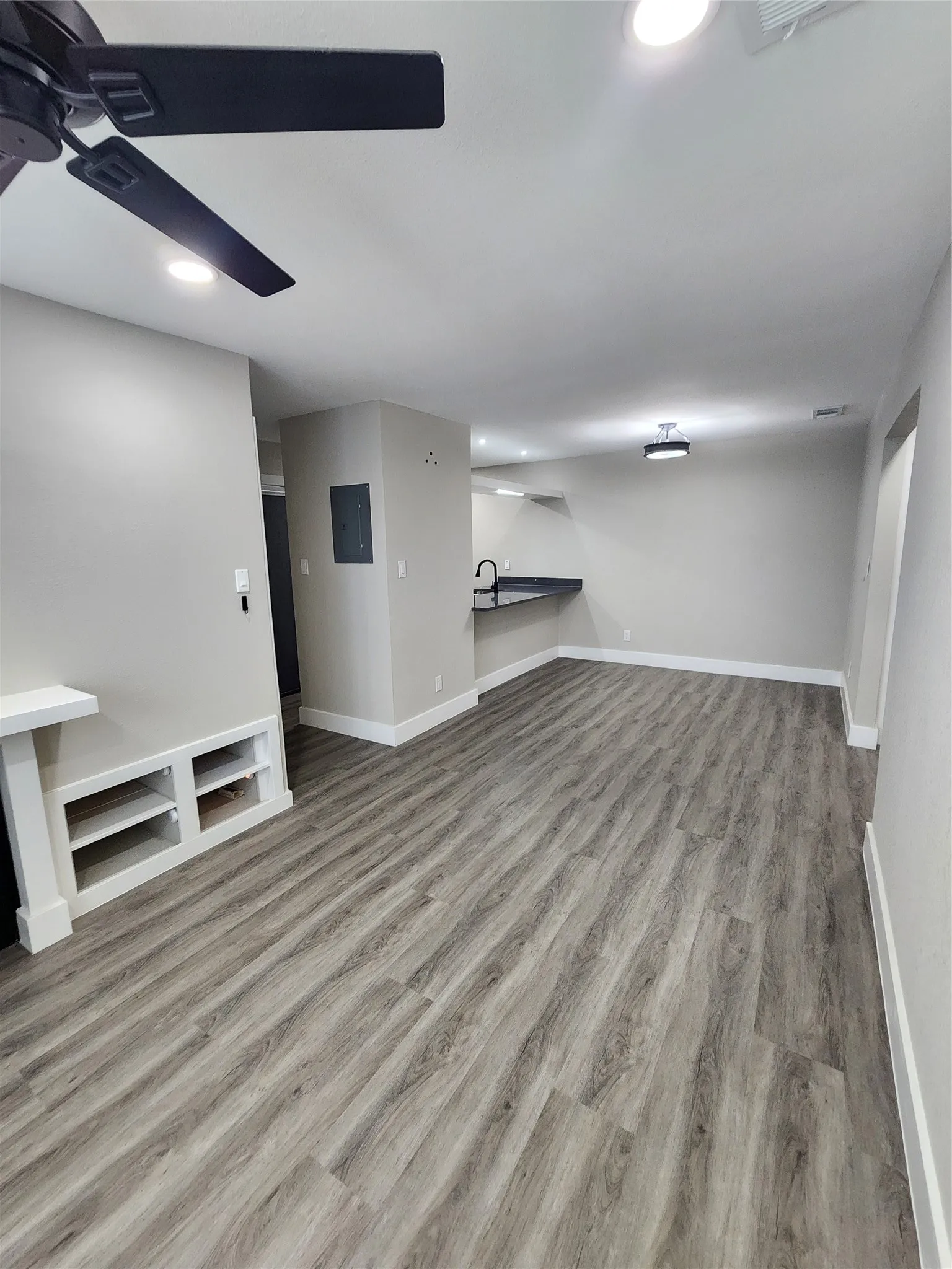 Condominium For Rent in Dallas County , 2200 E Trinity Mills Road 201, Carrollton, Texas 75006, 1 Bedroom, 1 Bathroom, Garage spaces, 638 Sqft, built in 1980, mls#21385298, Real Estate Agent in Carrollton, Homes For Rent in Dallas county, Homes For Rent in Carrollton, Realtor in Carrollton Texas, Real Estate Brokerage Independent Realty Texas, Luminita Cordes Realtor
