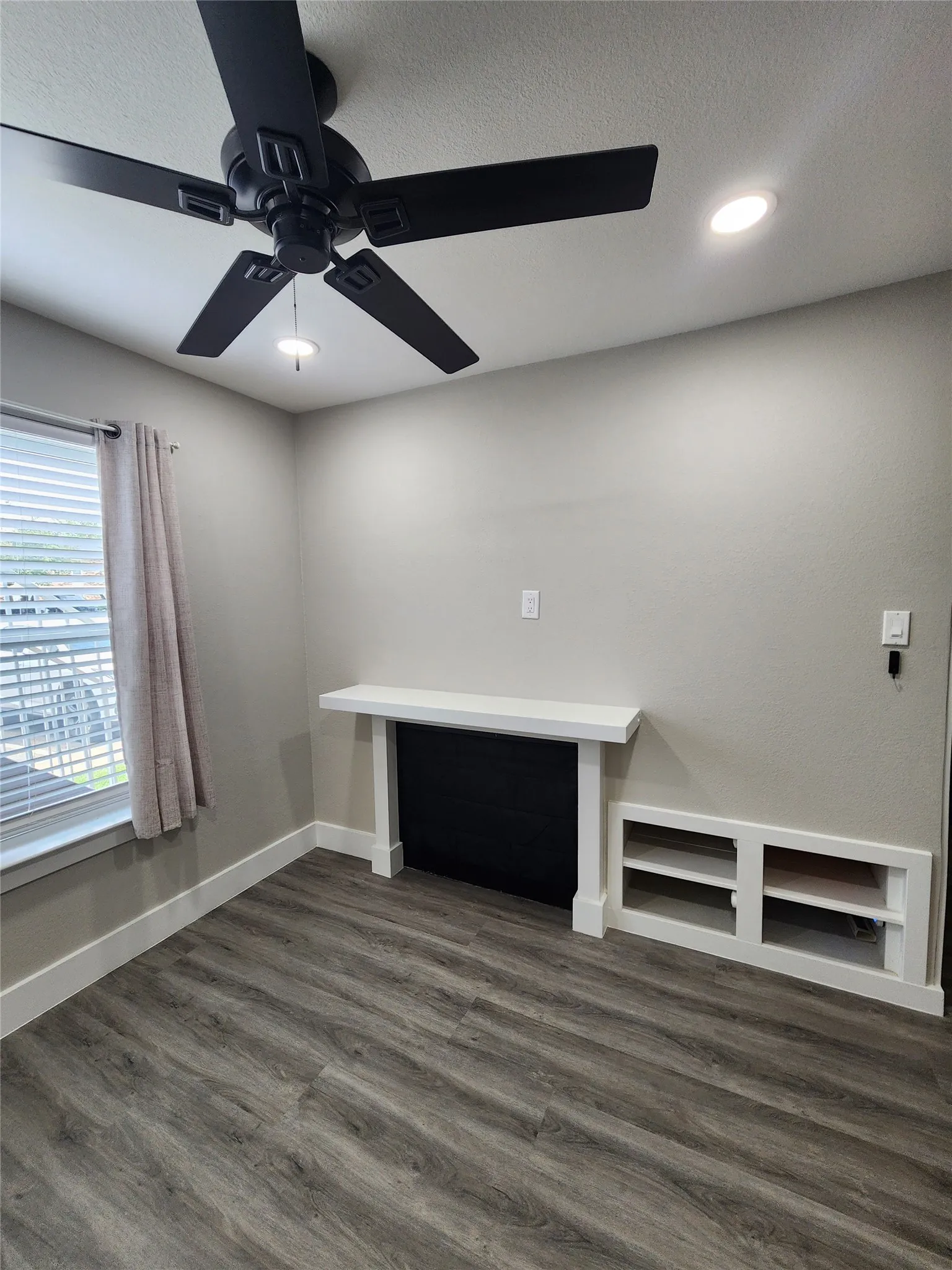 Condominium For Rent in Dallas County , 2200 E Trinity Mills Road 201, Carrollton, Texas 75006, 1 Bedroom, 1 Bathroom, Garage spaces, 638 Sqft, built in 1980, mls#21385298, Real Estate Agent in Carrollton, Homes For Rent in Dallas county, Homes For Rent in Carrollton, Realtor in Carrollton Texas, Real Estate Brokerage Independent Realty Texas, Luminita Cordes Realtor