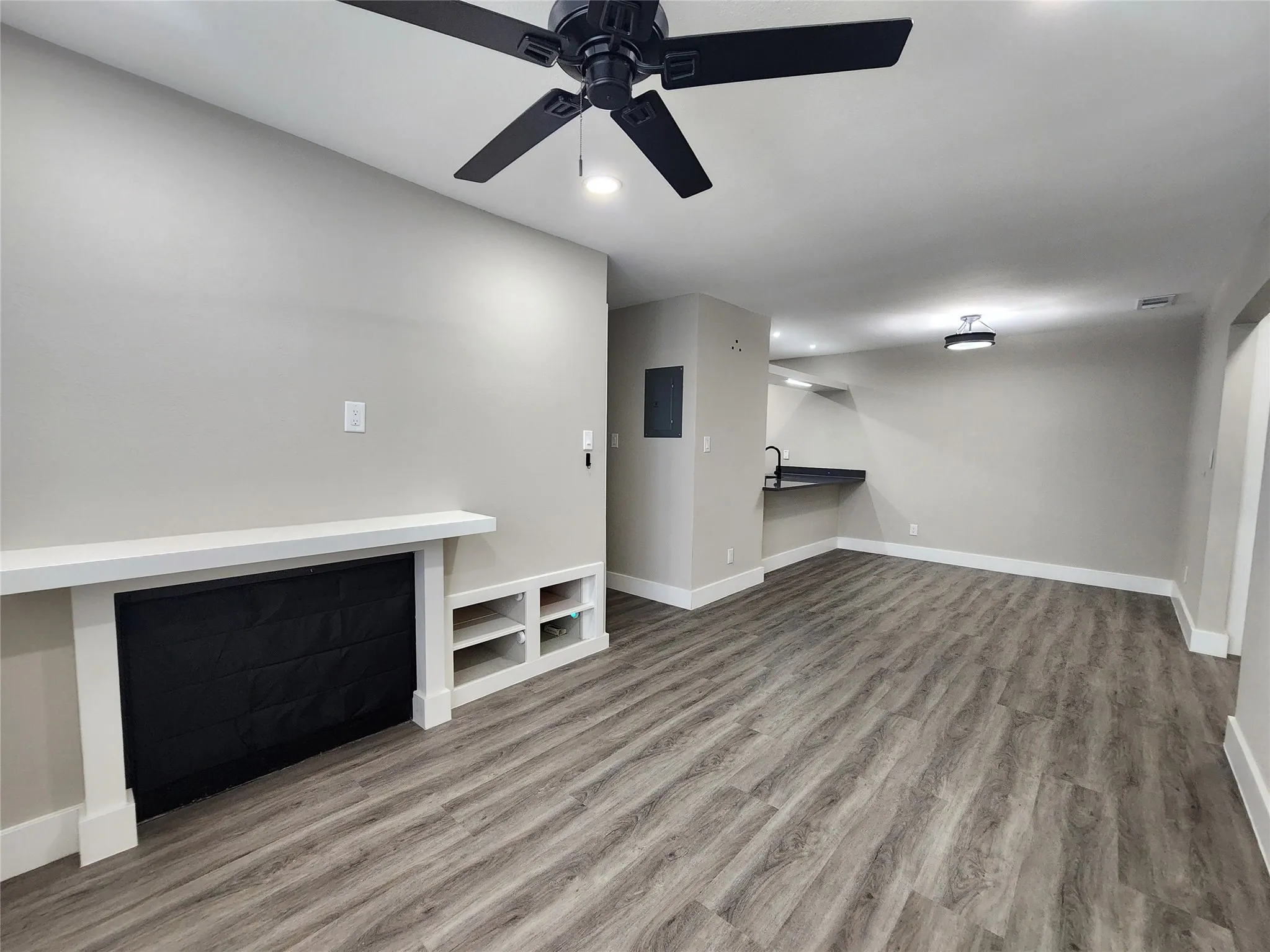 Condominium For Rent in Dallas County , 2200 E Trinity Mills Road 201, Carrollton, Texas 75006, 1 Bedroom, 1 Bathroom, Garage spaces, 638 Sqft, built in 1980, mls#21385298, Real Estate Agent in Carrollton, Homes For Rent in Dallas county, Homes For Rent in Carrollton, Realtor in Carrollton Texas, Real Estate Brokerage Independent Realty Texas, Luminita Cordes Realtor