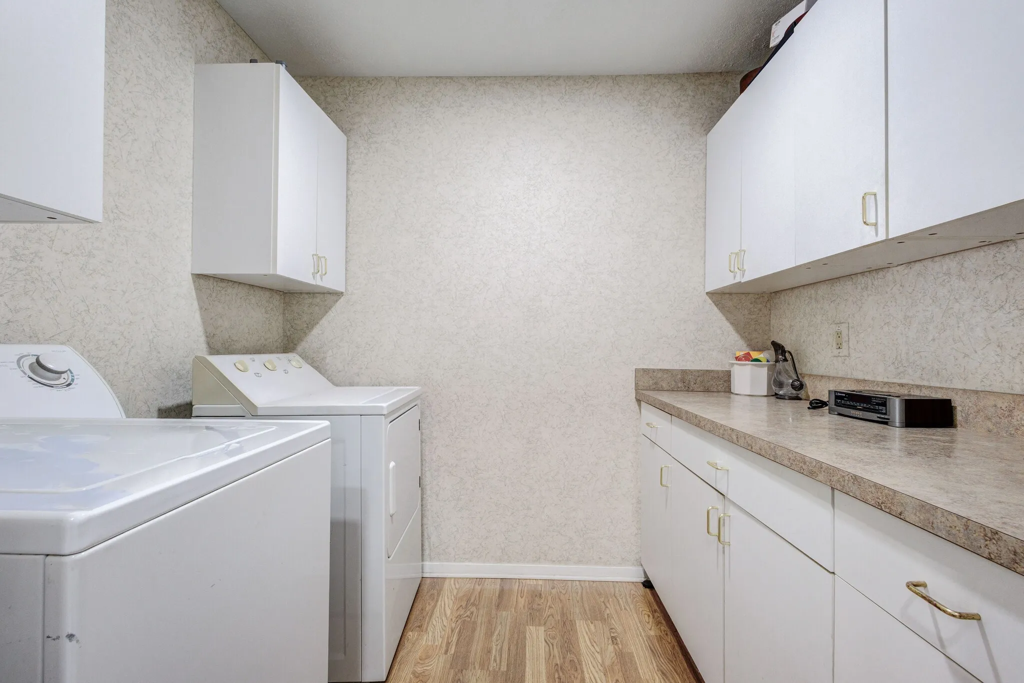 Single Family Residence For Sale in Dallas County , 2919 Bergen Lane, Farmers Branch, Texas 75234, 3 Bedroom, 2 Bathroom, 1 Garage spaces, 1,151 Sqft, built in 1961, mls#21385303, Real Estate Agent in Farmers Branch, Homes For Sale in Dallas county, Homes For Sale in Farmers Branch, Realtor in Farmers Branch Texas, Real Estate Brokerage Independent Realty Texas, Luminita Cordes Realtor