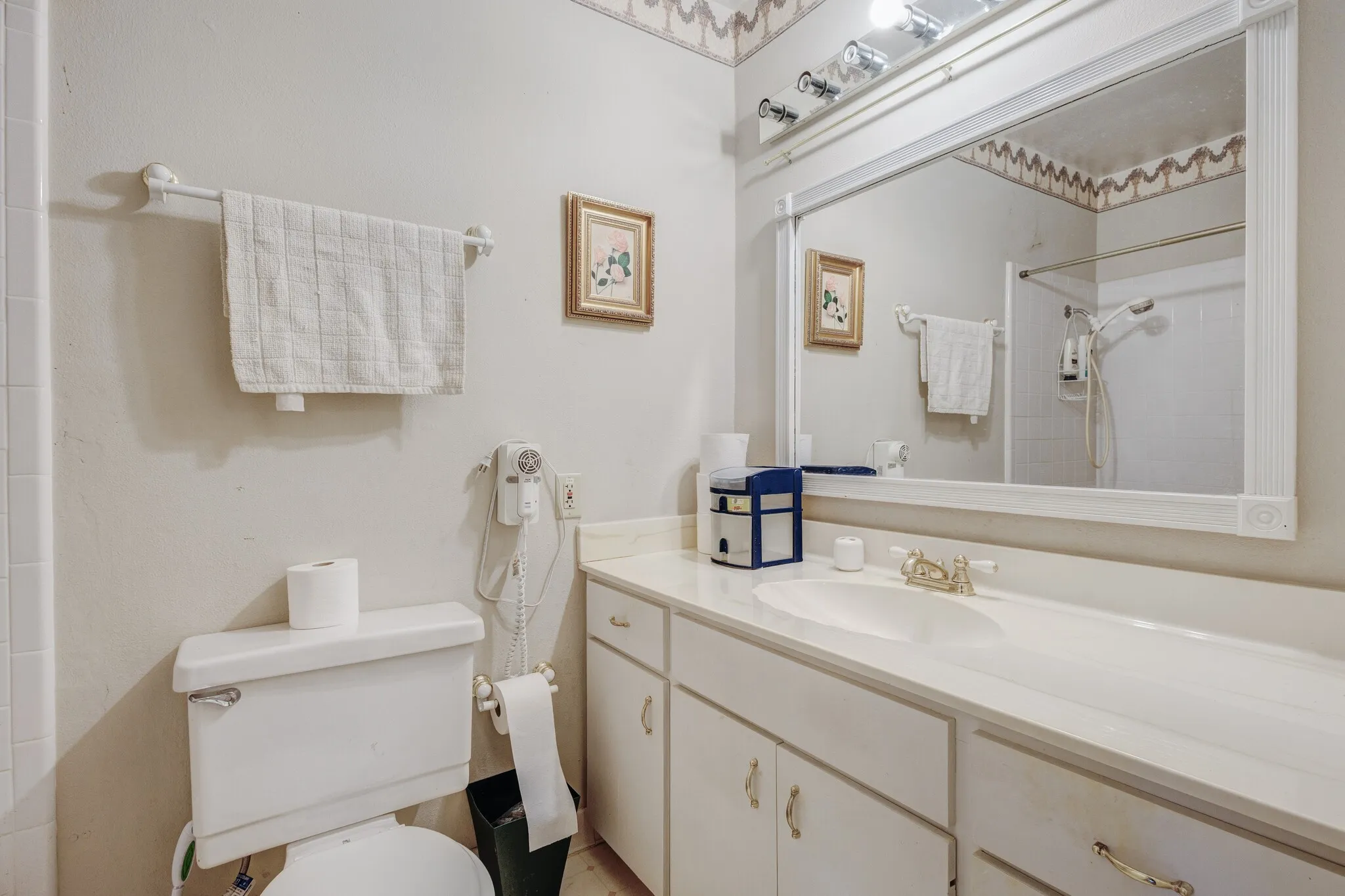 Single Family Residence For Sale in Dallas County , 2919 Bergen Lane, Farmers Branch, Texas 75234, 3 Bedroom, 2 Bathroom, 1 Garage spaces, 1,151 Sqft, built in 1961, mls#21385303, Real Estate Agent in Farmers Branch, Homes For Sale in Dallas county, Homes For Sale in Farmers Branch, Realtor in Farmers Branch Texas, Real Estate Brokerage Independent Realty Texas, Luminita Cordes Realtor