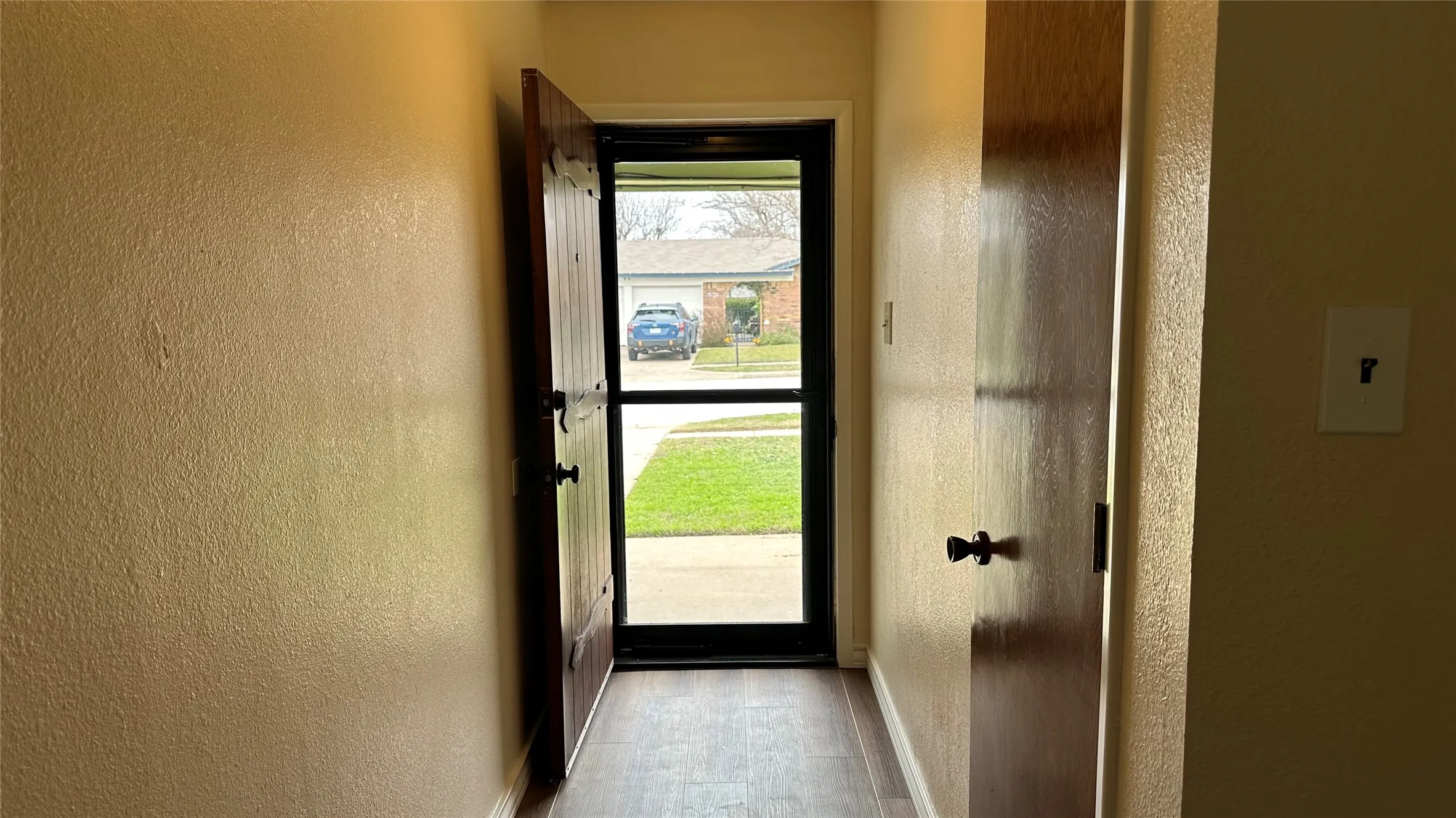 Single Family Residence For Rent in Tarrant County , 5916 Kary Lynn Drive S, Watauga, Texas 76148, 3 Bedroom, 2 Bathroom, 2 Garage spaces, 1,125 Sqft, built in 1975, mls#21385211, Real Estate Agent in Watauga, Homes For Rent in Tarrant county, Homes For Rent in Watauga, Realtor in Watauga Texas, Real Estate Brokerage Independent Realty Texas, Luminita Cordes Realtor