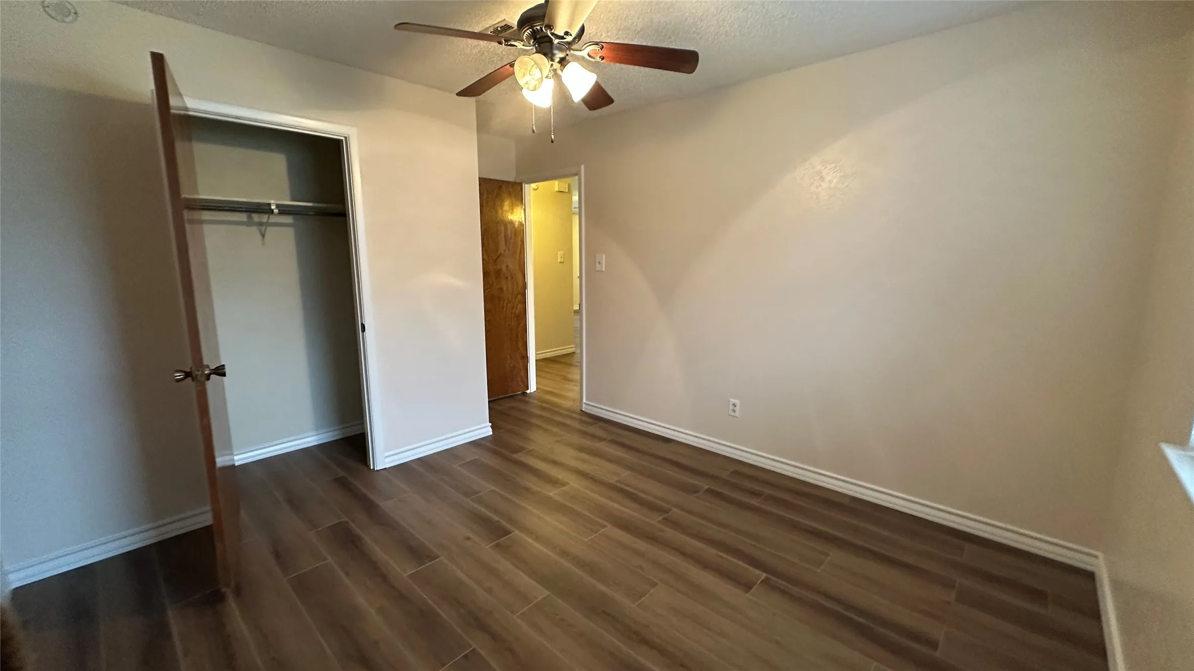 Single Family Residence For Rent in Tarrant County , 5916 Kary Lynn Drive S, Watauga, Texas 76148, 3 Bedroom, 2 Bathroom, 2 Garage spaces, 1,125 Sqft, built in 1975, mls#21385211, Real Estate Agent in Watauga, Homes For Rent in Tarrant county, Homes For Rent in Watauga, Realtor in Watauga Texas, Real Estate Brokerage Independent Realty Texas, Luminita Cordes Realtor