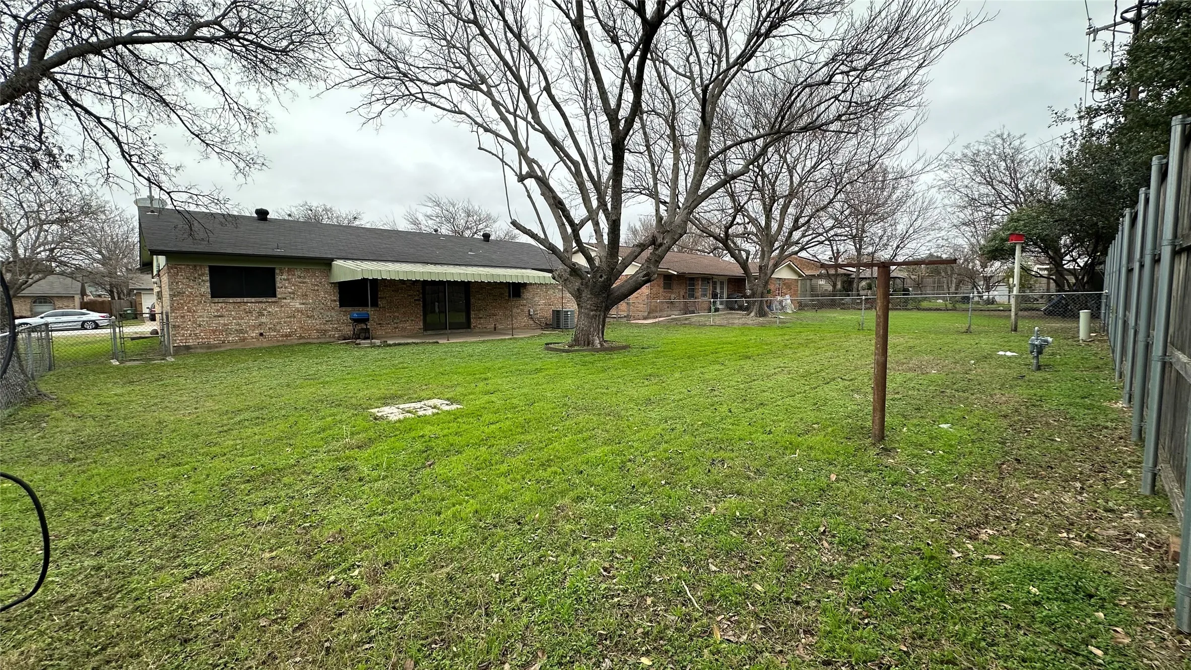 Single Family Residence For Rent in Tarrant County , 5916 Kary Lynn Drive S, Watauga, Texas 76148, 3 Bedroom, 2 Bathroom, 2 Garage spaces, 1,125 Sqft, built in 1975, mls#21385211, Real Estate Agent in Watauga, Homes For Rent in Tarrant county, Homes For Rent in Watauga, Realtor in Watauga Texas, Real Estate Brokerage Independent Realty Texas, Luminita Cordes Realtor