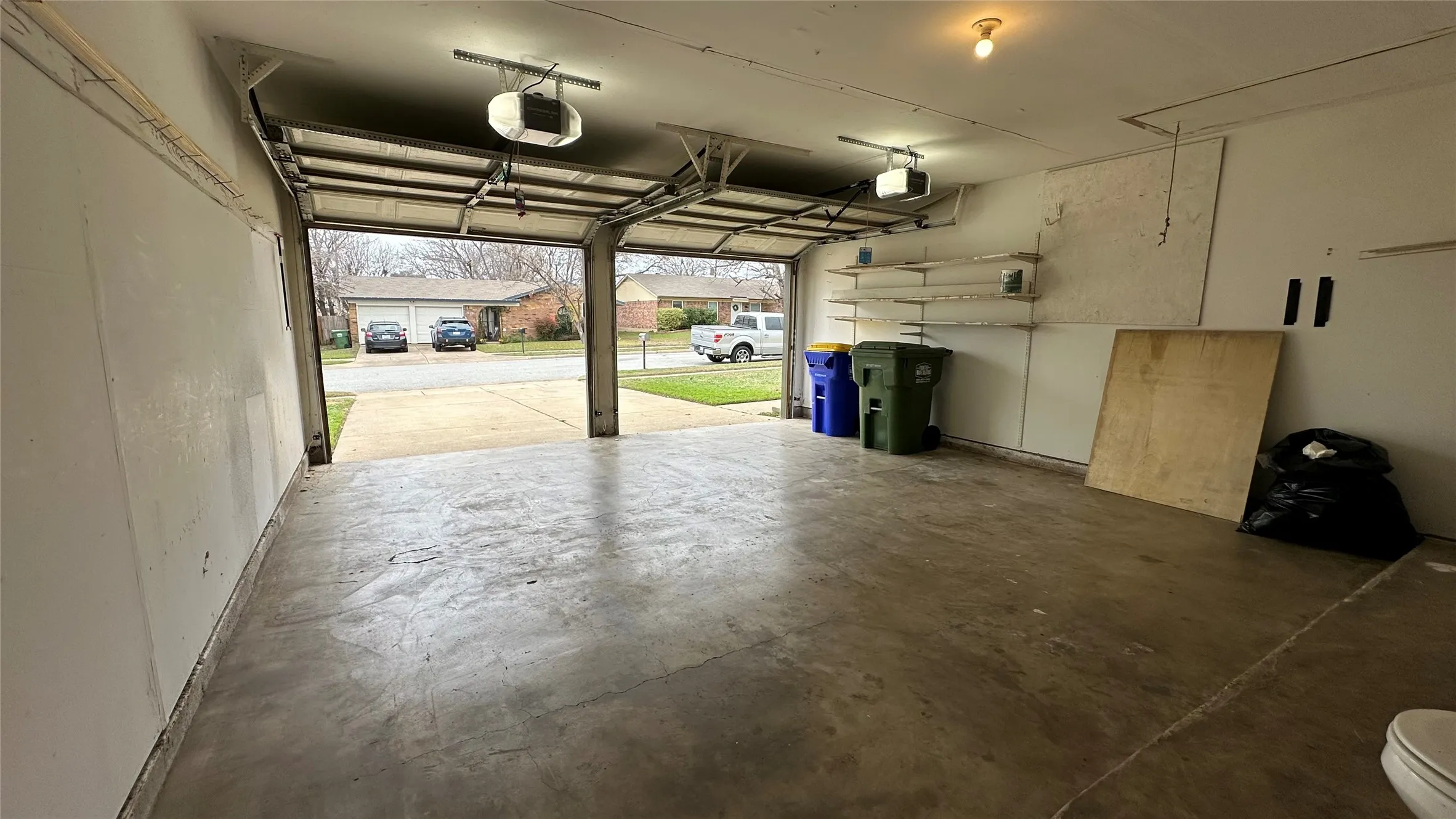 Single Family Residence For Rent in Tarrant County , 5916 Kary Lynn Drive S, Watauga, Texas 76148, 3 Bedroom, 2 Bathroom, 2 Garage spaces, 1,125 Sqft, built in 1975, mls#21385211, Real Estate Agent in Watauga, Homes For Rent in Tarrant county, Homes For Rent in Watauga, Realtor in Watauga Texas, Real Estate Brokerage Independent Realty Texas, Luminita Cordes Realtor