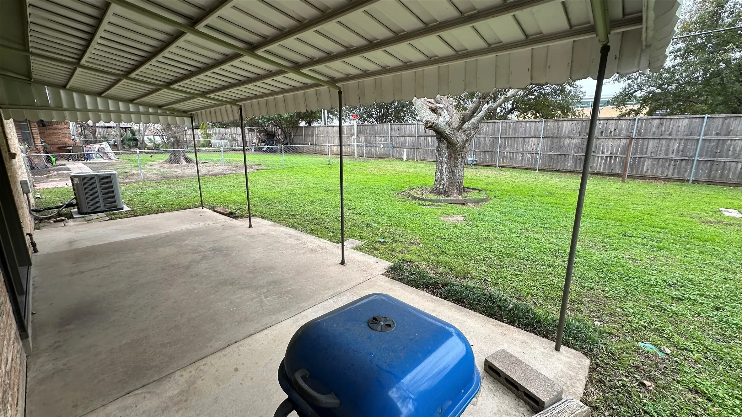 Single Family Residence For Rent in Tarrant County , 5916 Kary Lynn Drive S, Watauga, Texas 76148, 3 Bedroom, 2 Bathroom, 2 Garage spaces, 1,125 Sqft, built in 1975, mls#21385211, Real Estate Agent in Watauga, Homes For Rent in Tarrant county, Homes For Rent in Watauga, Realtor in Watauga Texas, Real Estate Brokerage Independent Realty Texas, Luminita Cordes Realtor