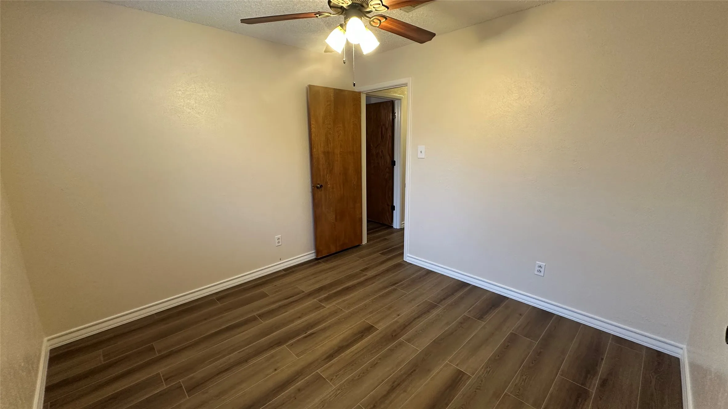 Single Family Residence For Rent in Tarrant County , 5916 Kary Lynn Drive S, Watauga, Texas 76148, 3 Bedroom, 2 Bathroom, 2 Garage spaces, 1,125 Sqft, built in 1975, mls#21385211, Real Estate Agent in Watauga, Homes For Rent in Tarrant county, Homes For Rent in Watauga, Realtor in Watauga Texas, Real Estate Brokerage Independent Realty Texas, Luminita Cordes Realtor