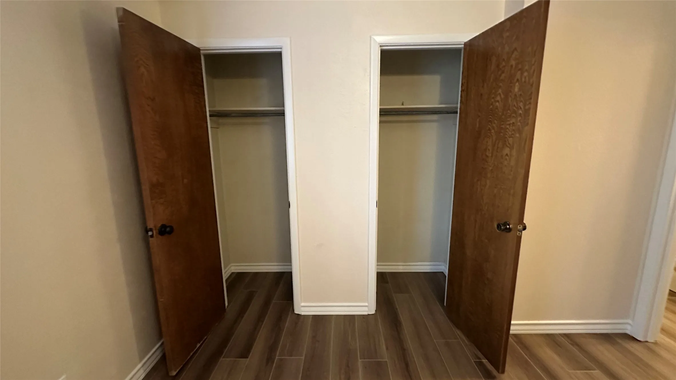 Single Family Residence For Rent in Tarrant County , 5916 Kary Lynn Drive S, Watauga, Texas 76148, 3 Bedroom, 2 Bathroom, 2 Garage spaces, 1,125 Sqft, built in 1975, mls#21385211, Real Estate Agent in Watauga, Homes For Rent in Tarrant county, Homes For Rent in Watauga, Realtor in Watauga Texas, Real Estate Brokerage Independent Realty Texas, Luminita Cordes Realtor