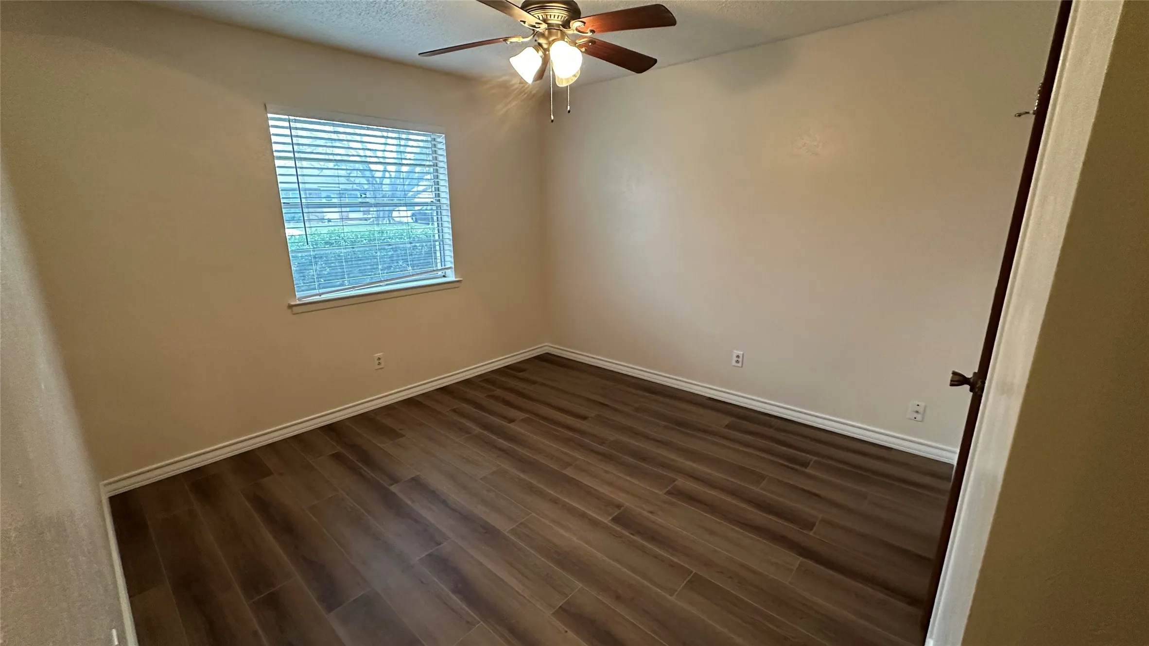 Single Family Residence For Rent in Tarrant County , 5916 Kary Lynn Drive S, Watauga, Texas 76148, 3 Bedroom, 2 Bathroom, 2 Garage spaces, 1,125 Sqft, built in 1975, mls#21385211, Real Estate Agent in Watauga, Homes For Rent in Tarrant county, Homes For Rent in Watauga, Realtor in Watauga Texas, Real Estate Brokerage Independent Realty Texas, Luminita Cordes Realtor
