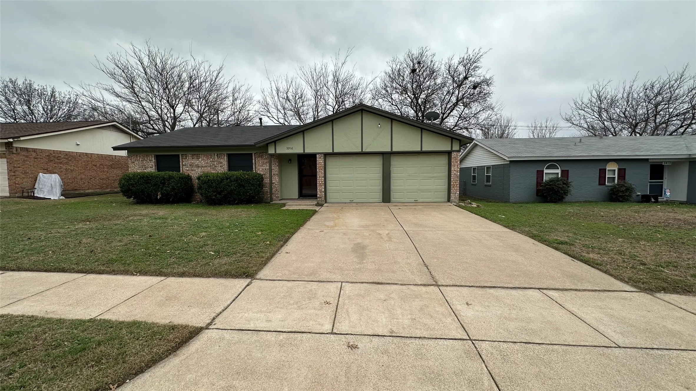 Single Family Residence For Rent in Tarrant County , 5916 Kary Lynn Drive S, Watauga, Texas 76148, 3 Bedroom, 2 Bathroom, 2 Garage spaces, 1,125 Sqft, built in 1975, mls#21385211, Real Estate Agent in Watauga, Homes For Rent in Tarrant county, Homes For Rent in Watauga, Realtor in Watauga Texas, Real Estate Brokerage Independent Realty Texas, Luminita Cordes Realtor