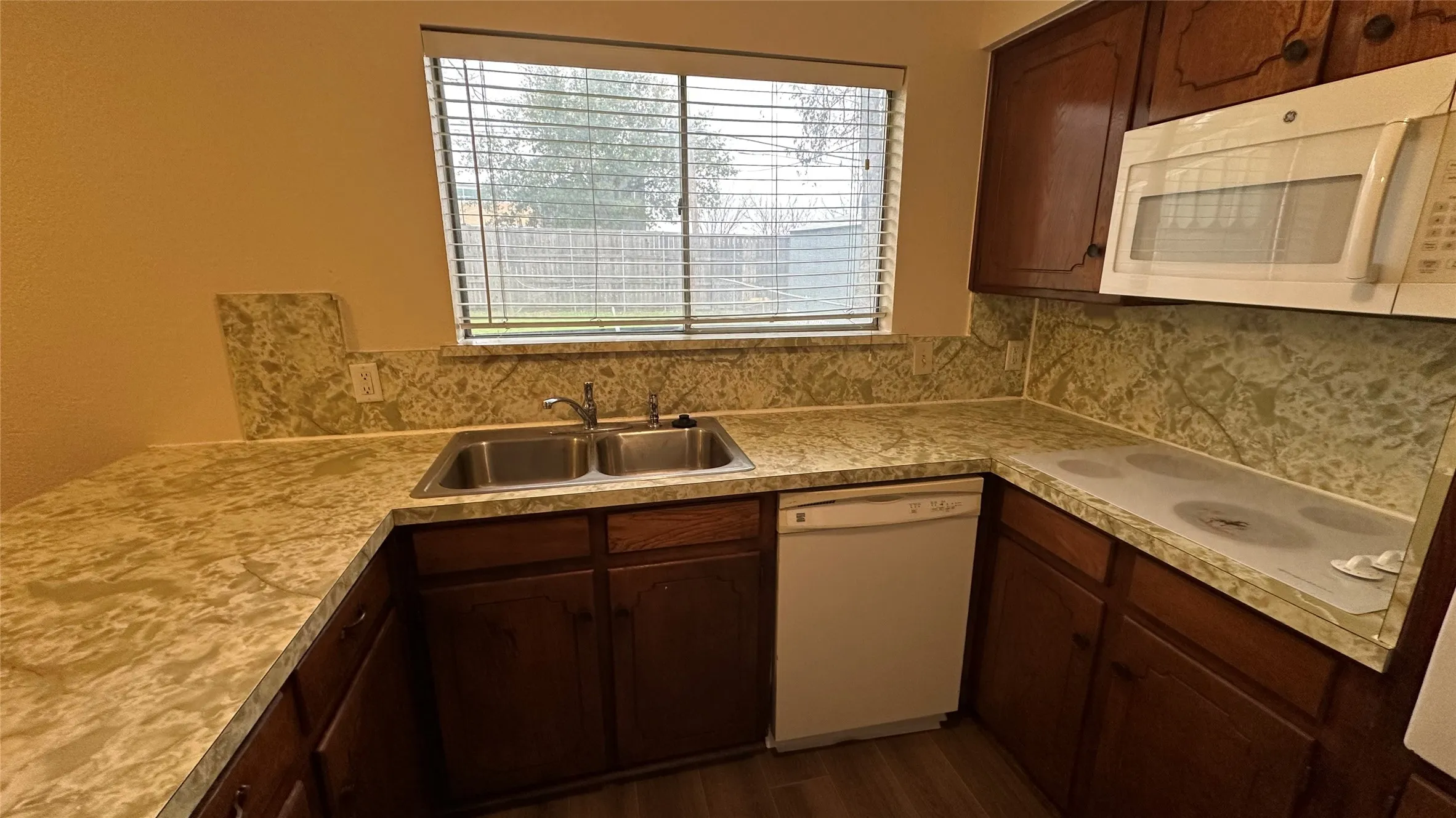 Single Family Residence For Rent in Tarrant County , 5916 Kary Lynn Drive S, Watauga, Texas 76148, 3 Bedroom, 2 Bathroom, 2 Garage spaces, 1,125 Sqft, built in 1975, mls#21385211, Real Estate Agent in Watauga, Homes For Rent in Tarrant county, Homes For Rent in Watauga, Realtor in Watauga Texas, Real Estate Brokerage Independent Realty Texas, Luminita Cordes Realtor