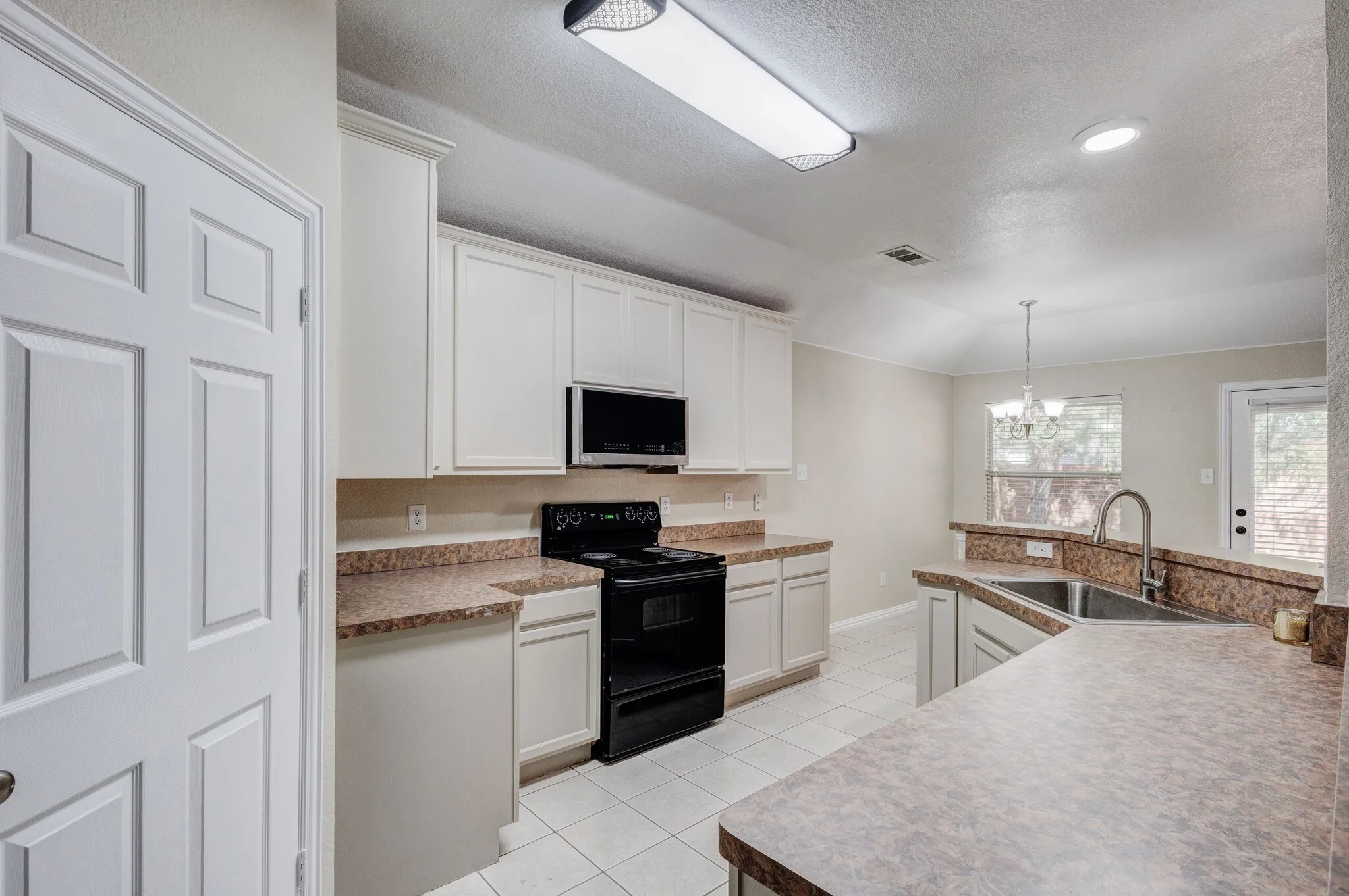 Single Family Residence For Rent in Denton County , 5408 Shepherd Place, Flower Mound, Texas 75028, 3 Bedroom, 2 Bathroom, 2 Garage spaces, 1,518 Sqft, built in 2004, mls#21385306, Real Estate Agent in Flower Mound, Homes For Rent in Denton county, Homes For Rent in Flower Mound, Realtor in Flower Mound Texas, Real Estate Brokerage Independent Realty Texas, Luminita Cordes Realtor