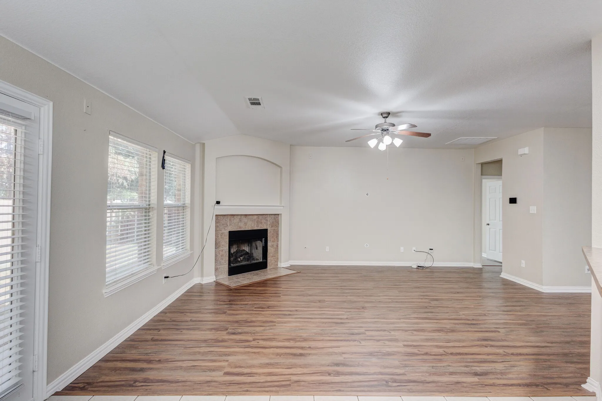 Single Family Residence For Rent in Denton County , 5408 Shepherd Place, Flower Mound, Texas 75028, 3 Bedroom, 2 Bathroom, 2 Garage spaces, 1,518 Sqft, built in 2004, mls#21385306, Real Estate Agent in Flower Mound, Homes For Rent in Denton county, Homes For Rent in Flower Mound, Realtor in Flower Mound Texas, Real Estate Brokerage Independent Realty Texas, Luminita Cordes Realtor