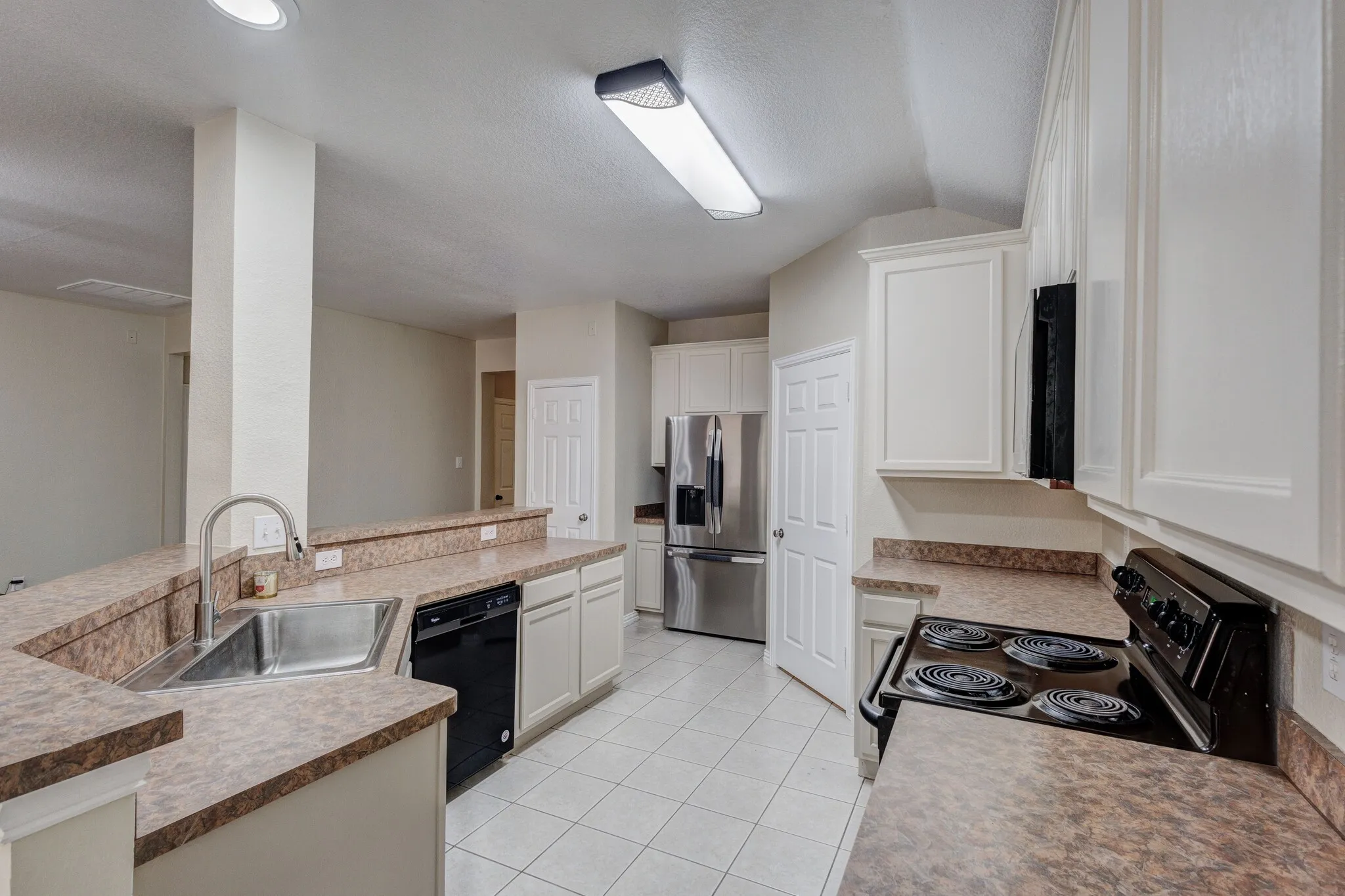 Single Family Residence For Rent in Denton County , 5408 Shepherd Place, Flower Mound, Texas 75028, 3 Bedroom, 2 Bathroom, 2 Garage spaces, 1,518 Sqft, built in 2004, mls#21385306, Real Estate Agent in Flower Mound, Homes For Rent in Denton county, Homes For Rent in Flower Mound, Realtor in Flower Mound Texas, Real Estate Brokerage Independent Realty Texas, Luminita Cordes Realtor