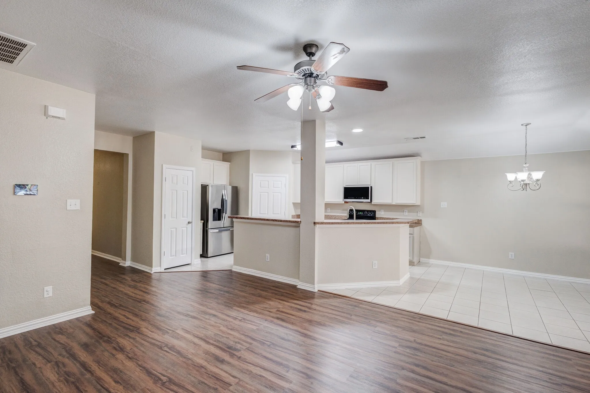 Single Family Residence For Rent in Denton County , 5408 Shepherd Place, Flower Mound, Texas 75028, 3 Bedroom, 2 Bathroom, 2 Garage spaces, 1,518 Sqft, built in 2004, mls#21385306, Real Estate Agent in Flower Mound, Homes For Rent in Denton county, Homes For Rent in Flower Mound, Realtor in Flower Mound Texas, Real Estate Brokerage Independent Realty Texas, Luminita Cordes Realtor