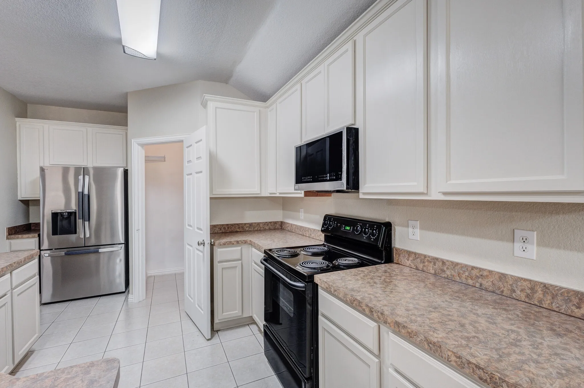 Single Family Residence For Rent in Denton County , 5408 Shepherd Place, Flower Mound, Texas 75028, 3 Bedroom, 2 Bathroom, 2 Garage spaces, 1,518 Sqft, built in 2004, mls#21385306, Real Estate Agent in Flower Mound, Homes For Rent in Denton county, Homes For Rent in Flower Mound, Realtor in Flower Mound Texas, Real Estate Brokerage Independent Realty Texas, Luminita Cordes Realtor