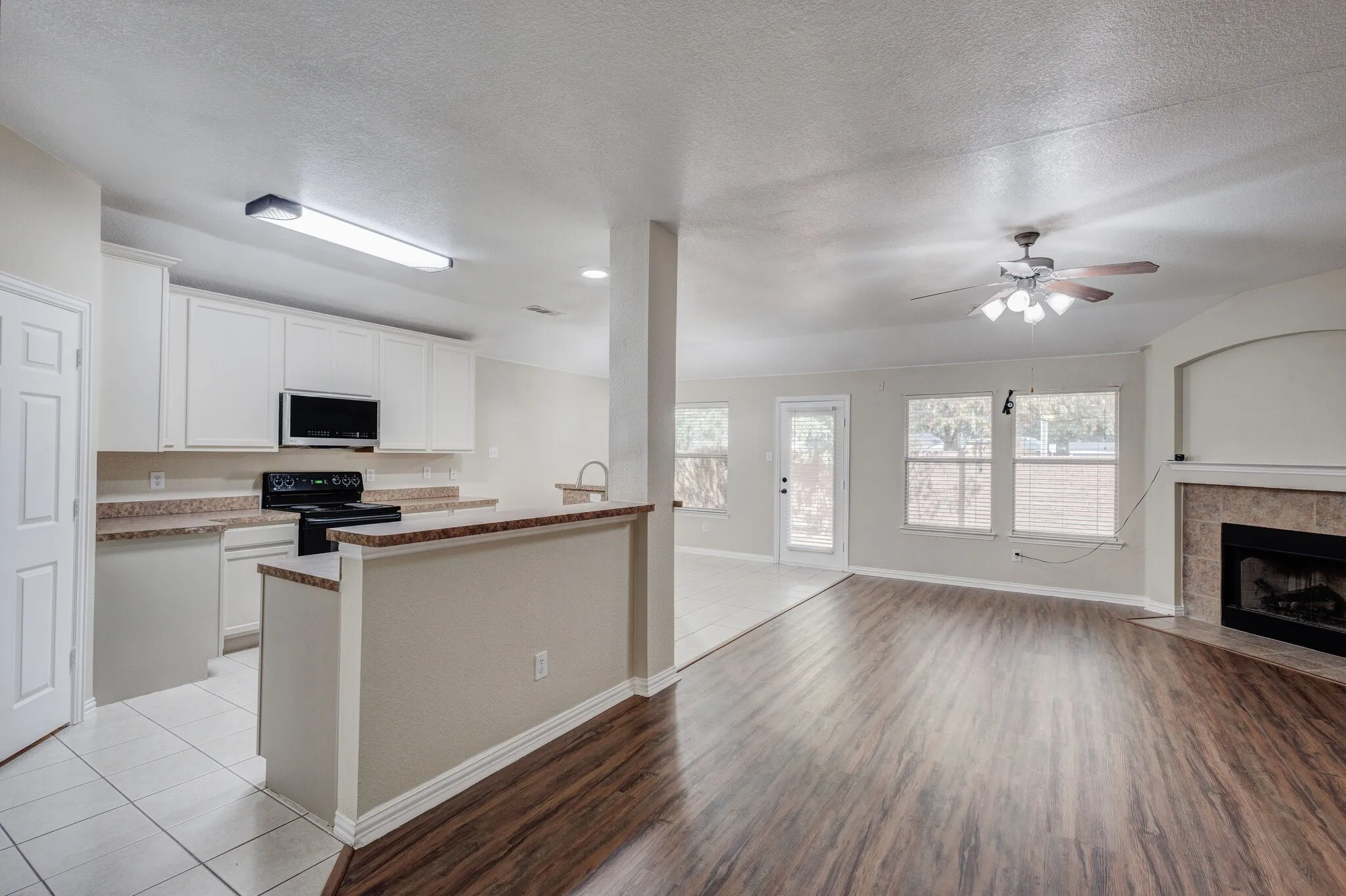 Single Family Residence For Rent in Denton County , 5408 Shepherd Place, Flower Mound, Texas 75028, 3 Bedroom, 2 Bathroom, 2 Garage spaces, 1,518 Sqft, built in 2004, mls#21385306, Real Estate Agent in Flower Mound, Homes For Rent in Denton county, Homes For Rent in Flower Mound, Realtor in Flower Mound Texas, Real Estate Brokerage Independent Realty Texas, Luminita Cordes Realtor