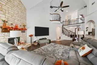 Single Family Residence For Sale in Dallas County , 416 Shadow Creek Drive, De Soto, Texas 75115, 6 Bedroom, 4 Bathroom, 2 Garage spaces, 4,278 Sqft, built in 2016, mls#21385290, Real Estate Agent in De Soto, Homes For Sale in Dallas county, Homes For Sale in De Soto, Realtor in De Soto Texas, Real Estate Brokerage Independent Realty Texas, Luminita Cordes Realtor