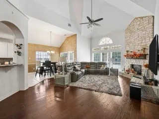 Single Family Residence For Sale in Dallas County , 416 Shadow Creek Drive, De Soto, Texas 75115, 6 Bedroom, 4 Bathroom, 2 Garage spaces, 4,278 Sqft, built in 2016, mls#21385290, Real Estate Agent in De Soto, Homes For Sale in Dallas county, Homes For Sale in De Soto, Realtor in De Soto Texas, Real Estate Brokerage Independent Realty Texas, Luminita Cordes Realtor