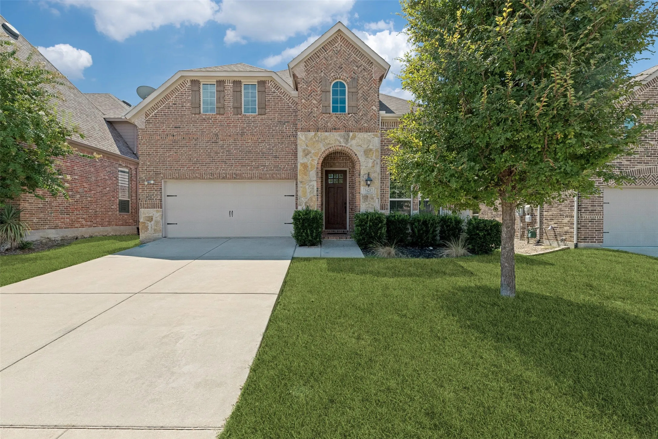 Single Family Residence For Rent in Collin County , 5425 Datewood Lane, Mc Kinney, Texas 75071, 4 Bedroom, 4 Bathroom, 2 Garage spaces, 3,834 Sqft, built in 2015, mls#21385308, Real Estate Agent in Mc Kinney, Homes For Rent in Collin county, Homes For Rent in Mc Kinney, Realtor in Mc Kinney Texas, Real Estate Brokerage Independent Realty Texas, Luminita Cordes Realtor