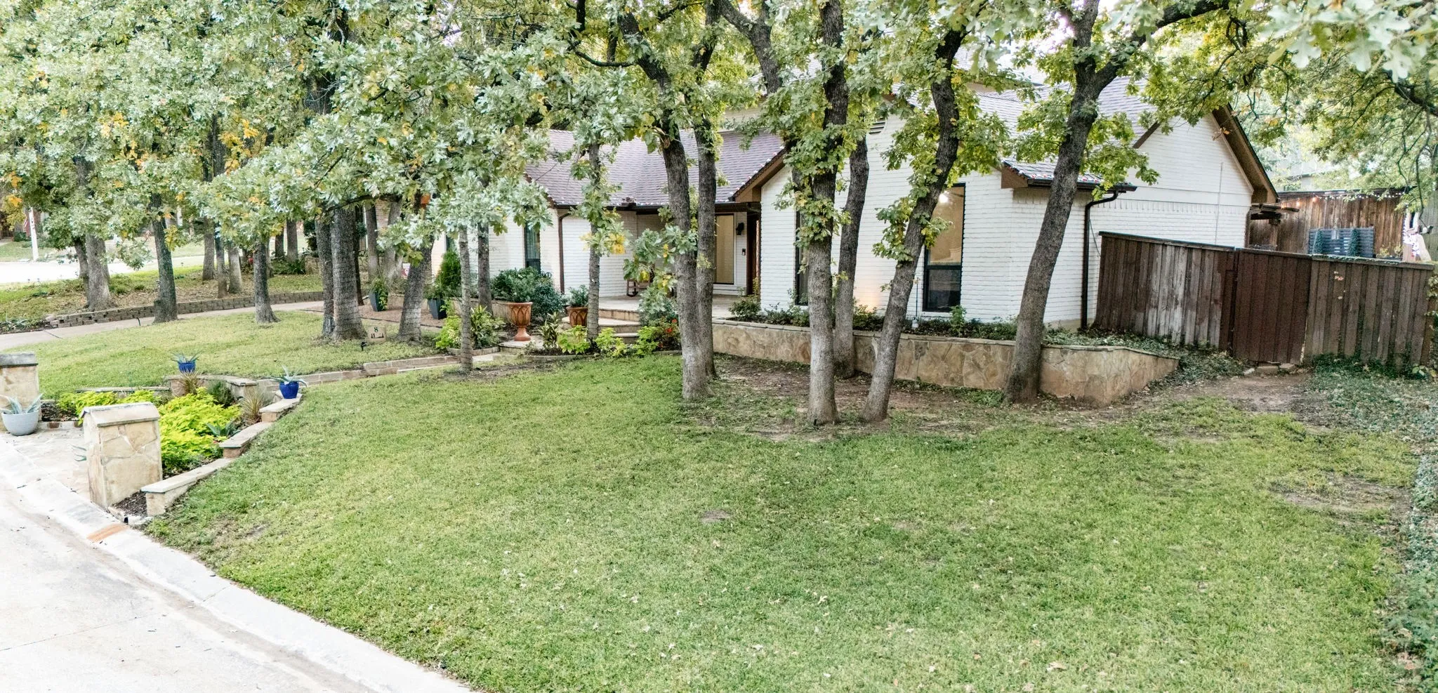 Single Family Residence For Sale in Denton County , 8 Cypress Court, Trophy Club, Texas 76262, 3 Bedroom, 3 Bathroom, 2 Garage spaces, 3,155 Sqft, built in 1980, mls#21382281, Real Estate Agent in Trophy Club, Homes For Sale in Denton county, Homes For Sale in Trophy Club, Realtor in Trophy Club Texas, Real Estate Brokerage Independent Realty Texas, Luminita Cordes Realtor