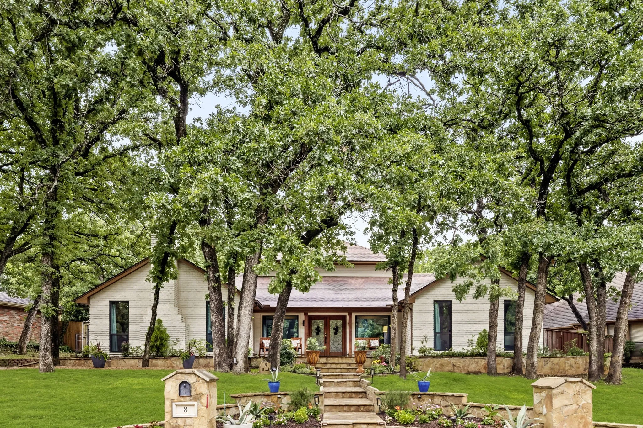 Single Family Residence For Sale in Denton County , 8 Cypress Court, Trophy Club, Texas 76262, 3 Bedroom, 3 Bathroom, 2 Garage spaces, 3,155 Sqft, built in 1980, mls#21382281, Real Estate Agent in Trophy Club, Homes For Sale in Denton county, Homes For Sale in Trophy Club, Realtor in Trophy Club Texas, Real Estate Brokerage Independent Realty Texas, Luminita Cordes Realtor