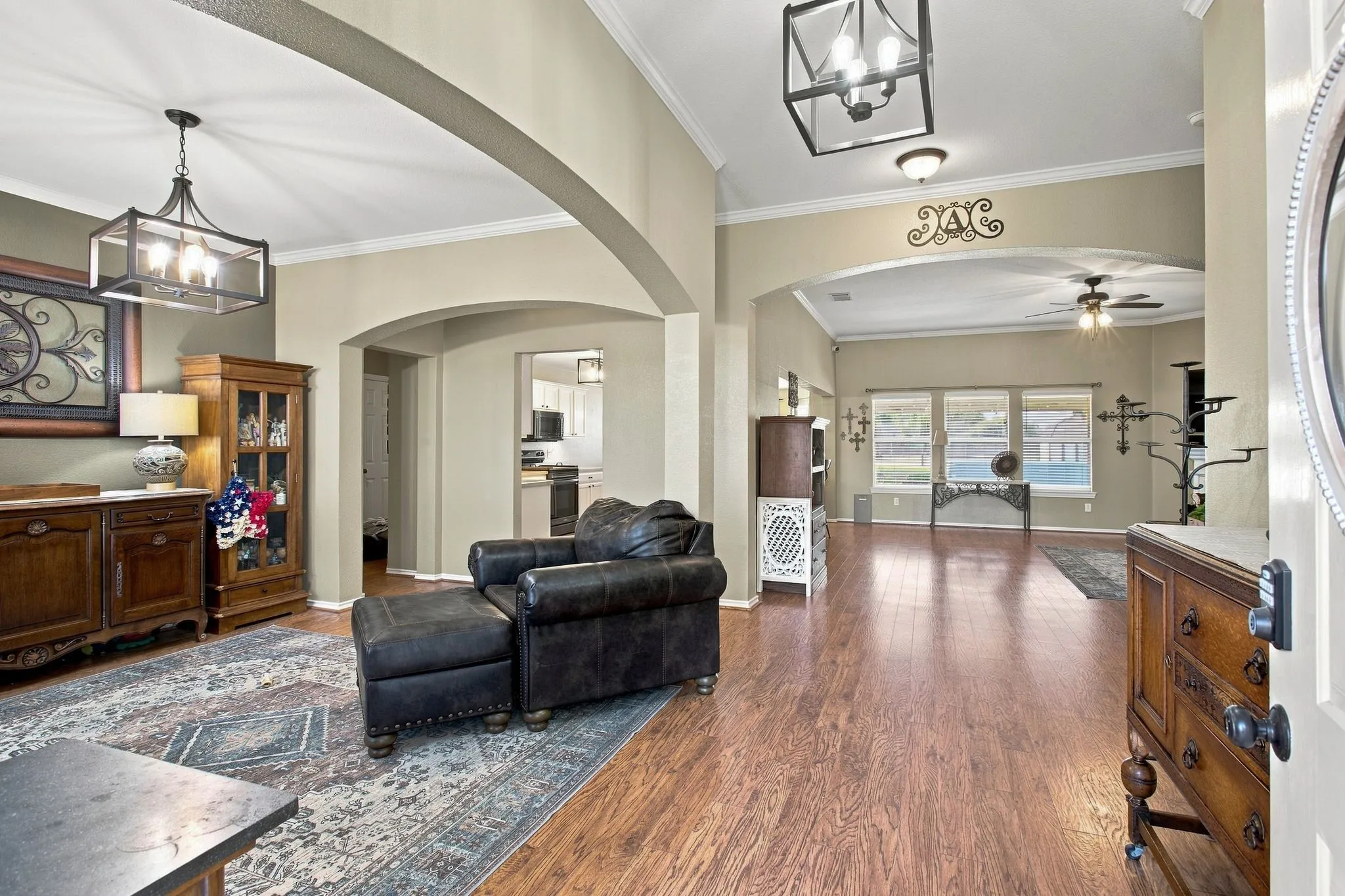 Single Family Residence For Sale in Ellis County , 116 Springfield Circle, Red Oak, Texas 75165, 4 Bedroom, 2 Bathroom, 2 Garage spaces, 2,464 Sqft, built in 2004, mls#21385319, Real Estate Agent in Red Oak, Homes For Sale in Ellis county, Homes For Sale in Red Oak, Realtor in Red Oak Texas, Real Estate Brokerage Independent Realty Texas, Luminita Cordes Realtor