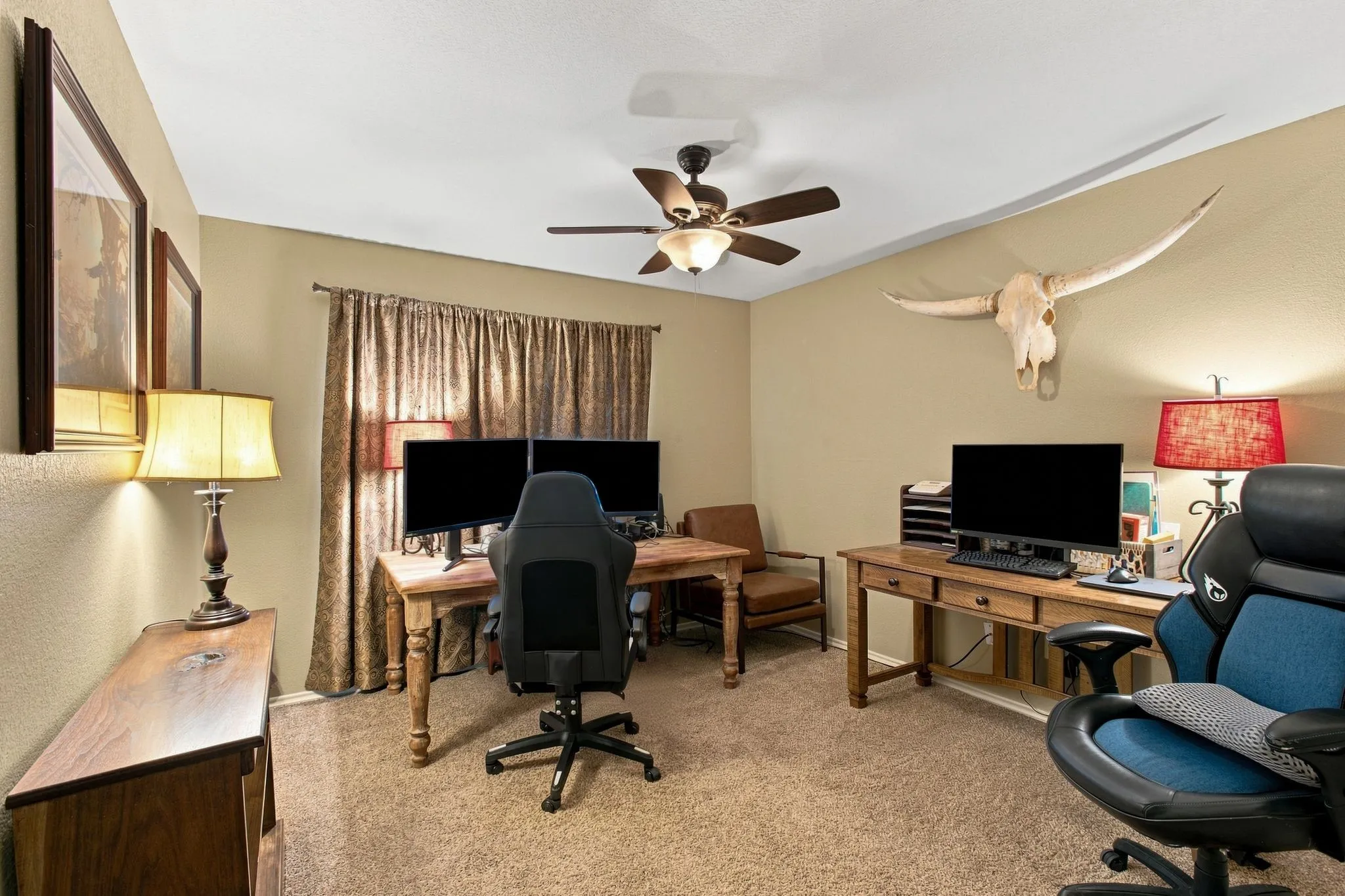 Single Family Residence For Sale in Ellis County , 116 Springfield Circle, Red Oak, Texas 75165, 4 Bedroom, 2 Bathroom, 2 Garage spaces, 2,464 Sqft, built in 2004, mls#21385319, Real Estate Agent in Red Oak, Homes For Sale in Ellis county, Homes For Sale in Red Oak, Realtor in Red Oak Texas, Real Estate Brokerage Independent Realty Texas, Luminita Cordes Realtor