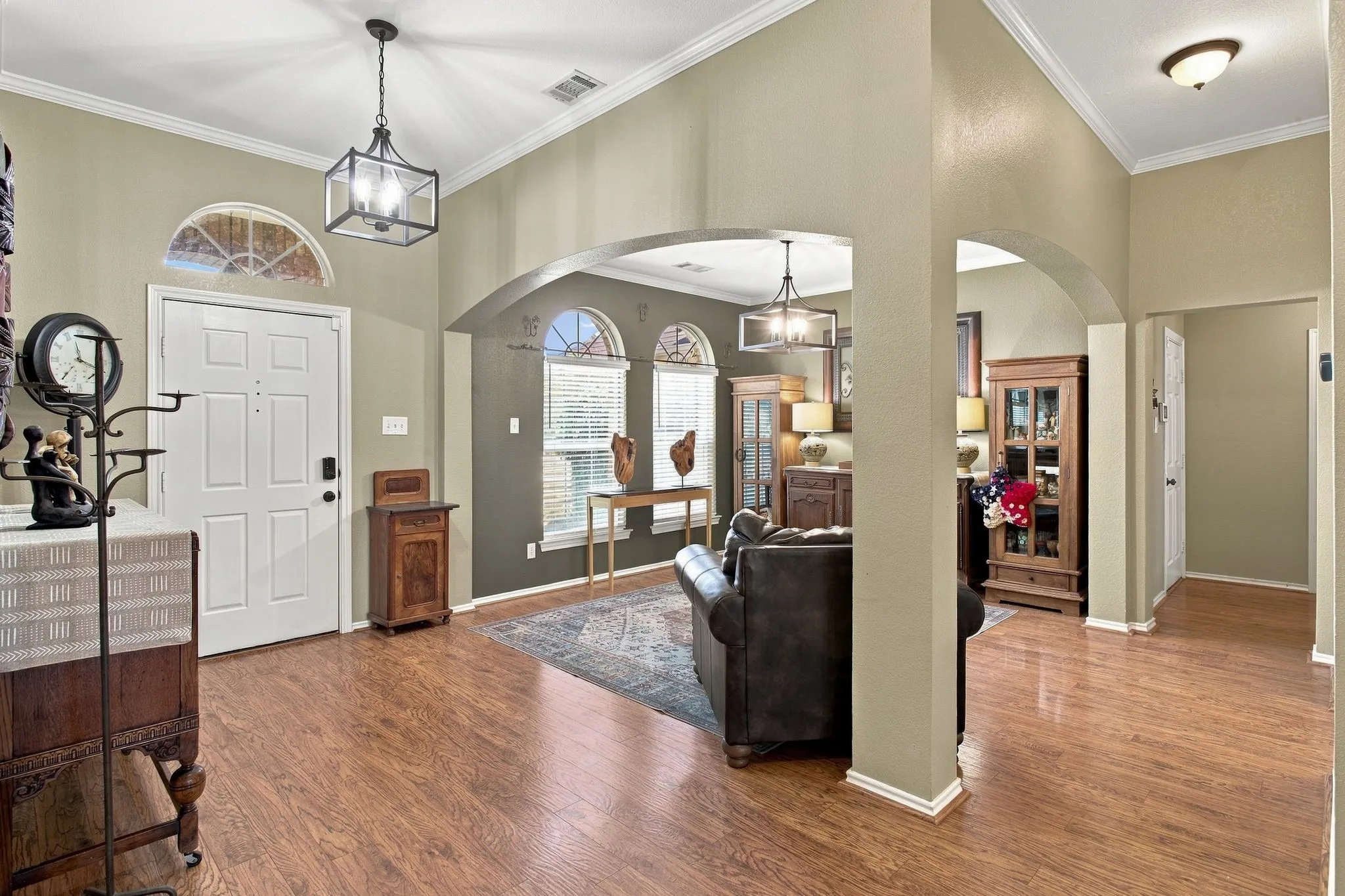 Single Family Residence For Sale in Ellis County , 116 Springfield Circle, Red Oak, Texas 75165, 4 Bedroom, 2 Bathroom, 2 Garage spaces, 2,464 Sqft, built in 2004, mls#21385319, Real Estate Agent in Red Oak, Homes For Sale in Ellis county, Homes For Sale in Red Oak, Realtor in Red Oak Texas, Real Estate Brokerage Independent Realty Texas, Luminita Cordes Realtor