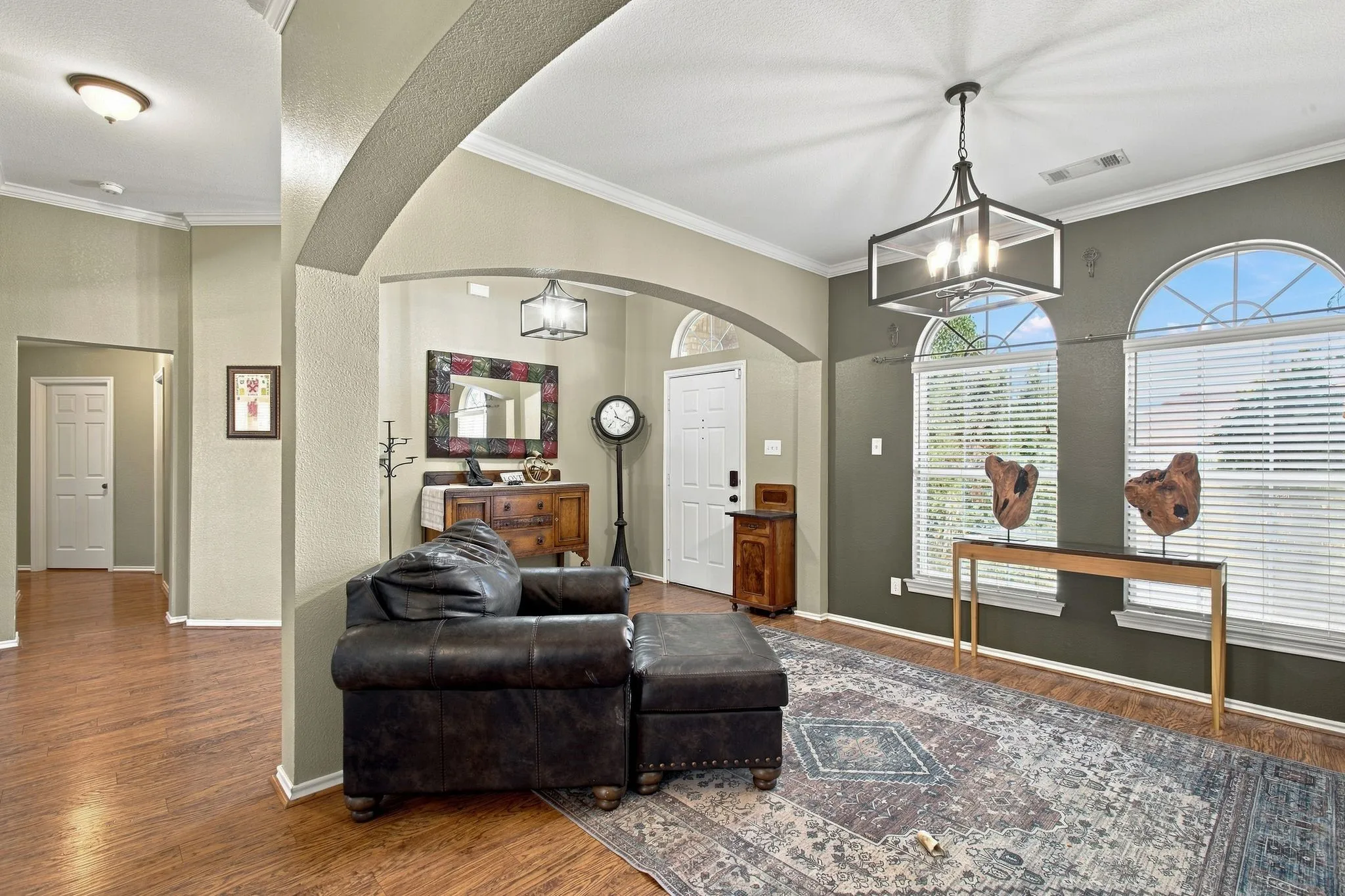 Single Family Residence For Sale in Ellis County , 116 Springfield Circle, Red Oak, Texas 75165, 4 Bedroom, 2 Bathroom, 2 Garage spaces, 2,464 Sqft, built in 2004, mls#21385319, Real Estate Agent in Red Oak, Homes For Sale in Ellis county, Homes For Sale in Red Oak, Realtor in Red Oak Texas, Real Estate Brokerage Independent Realty Texas, Luminita Cordes Realtor