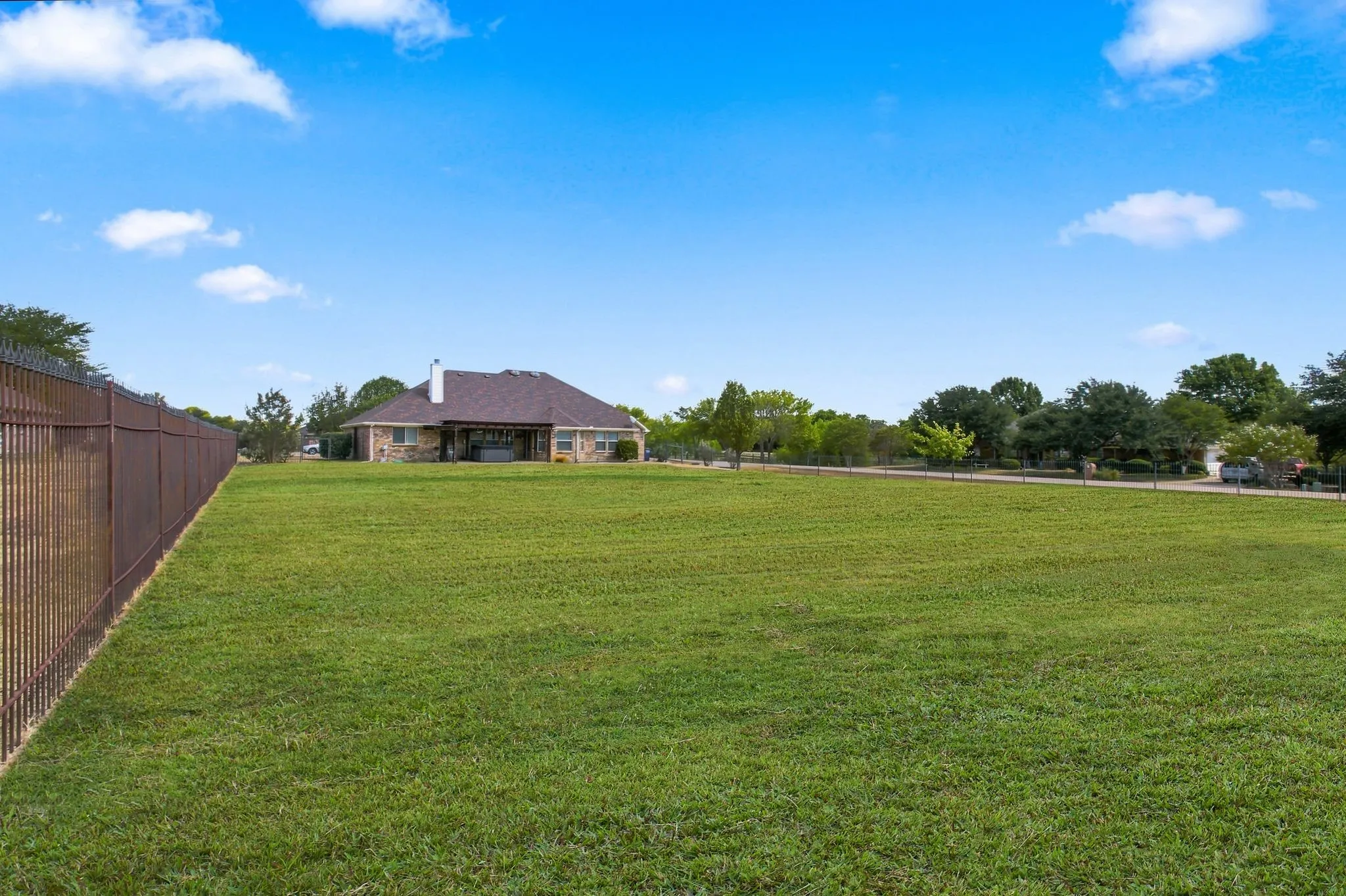 Single Family Residence For Sale in Ellis County , 116 Springfield Circle, Red Oak, Texas 75165, 4 Bedroom, 2 Bathroom, 2 Garage spaces, 2,464 Sqft, built in 2004, mls#21385319, Real Estate Agent in Red Oak, Homes For Sale in Ellis county, Homes For Sale in Red Oak, Realtor in Red Oak Texas, Real Estate Brokerage Independent Realty Texas, Luminita Cordes Realtor