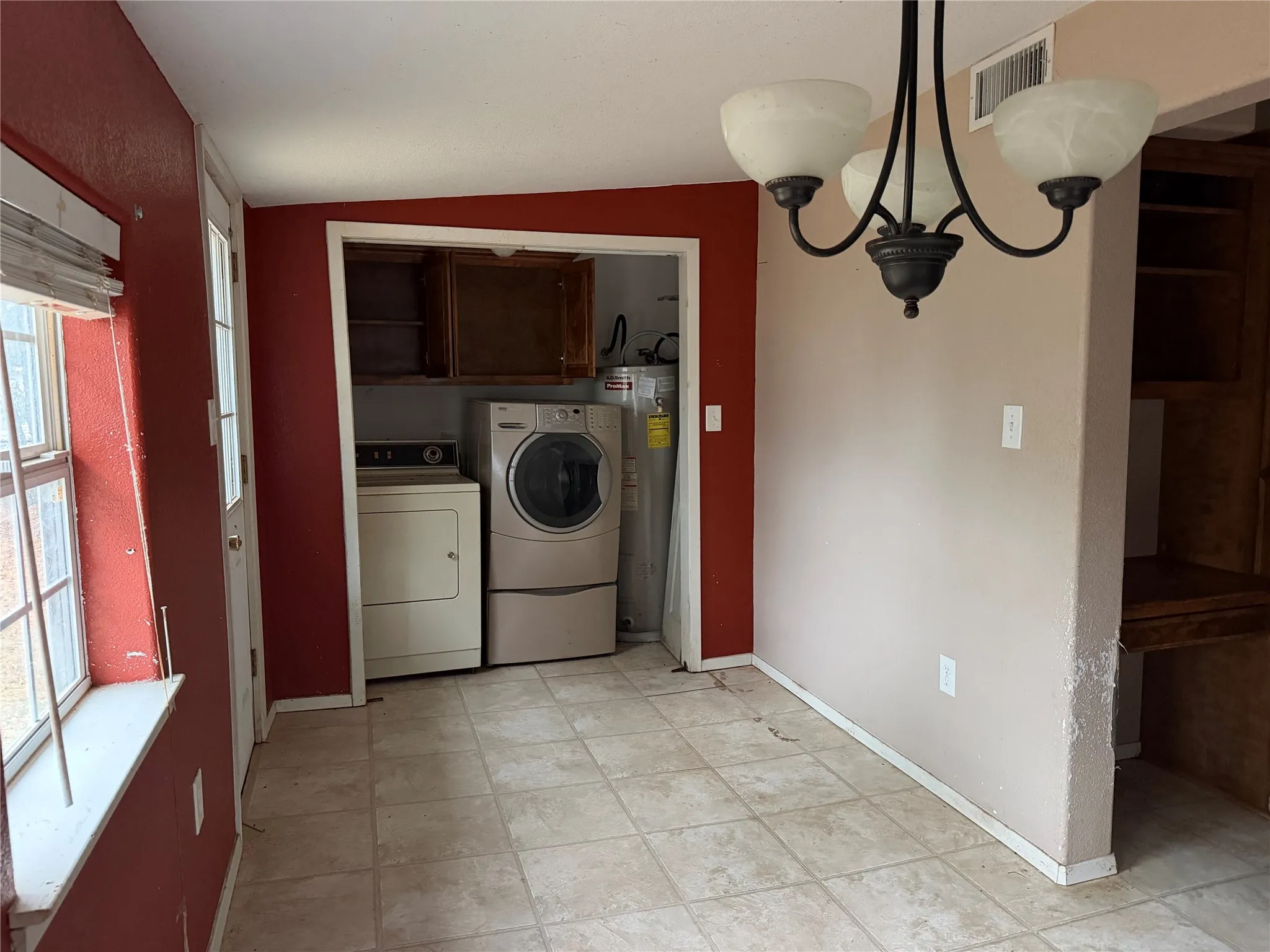Single Family Residence For Sale in Eastland County , 413 S Green Street, Eastland, Texas 76448, 2 Bedroom, 1 Bathroom, Garage spaces, 1,000 Sqft, built in 1950, mls#21384570, Real Estate Agent in Eastland, Homes For Sale in Eastland county, Homes For Sale in Eastland, Realtor in Eastland Texas, Real Estate Brokerage Independent Realty Texas, Luminita Cordes Realtor