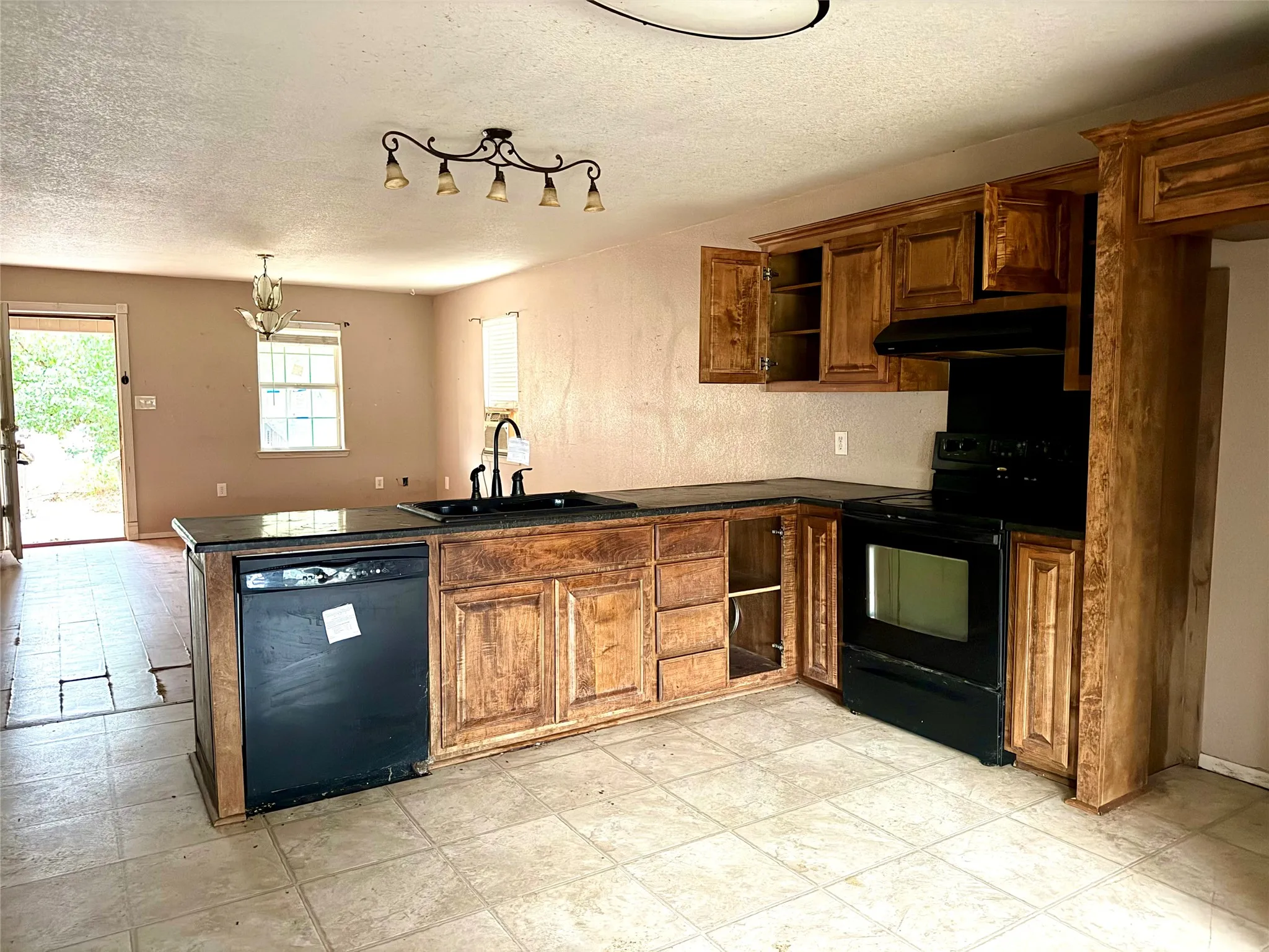 Single Family Residence For Sale in Eastland County , 413 S Green Street, Eastland, Texas 76448, 2 Bedroom, 1 Bathroom, Garage spaces, 1,000 Sqft, built in 1950, mls#21384570, Real Estate Agent in Eastland, Homes For Sale in Eastland county, Homes For Sale in Eastland, Realtor in Eastland Texas, Real Estate Brokerage Independent Realty Texas, Luminita Cordes Realtor